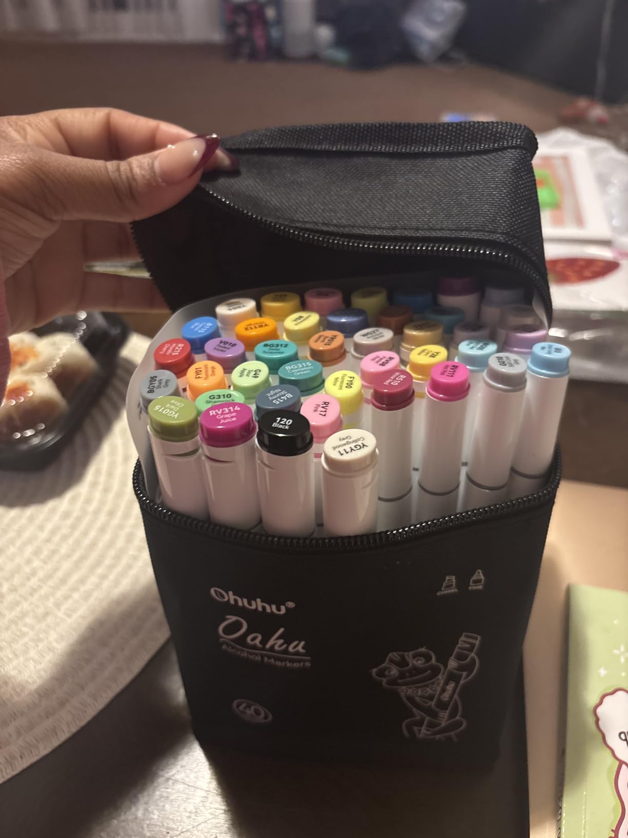 Ohuhu Alcohol Markers - AP Certificated Double Tipped Art Marker Set for Artists Adults Coloring Illustration -Refillable - 40 Colors - Chisel and Fine Dual Tips - Oahu of Ohuhu Markers customer photo 1