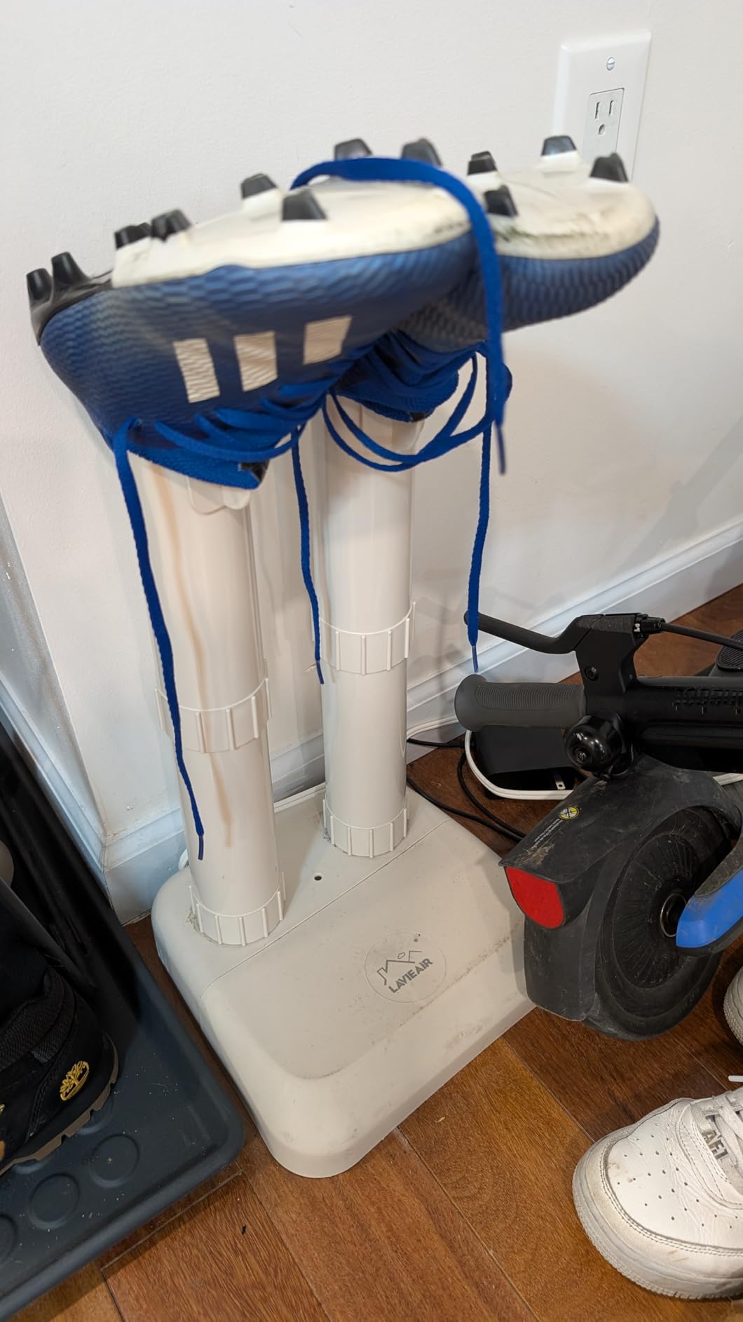 LAVIEAIR Boot Dryer Shoe Dryer for Work Boots Sneakers and Gloves, No Heat Ultra Low Temperature Drying, Fanless Noiseless Boot Warmer Deodorizer customer photo 1