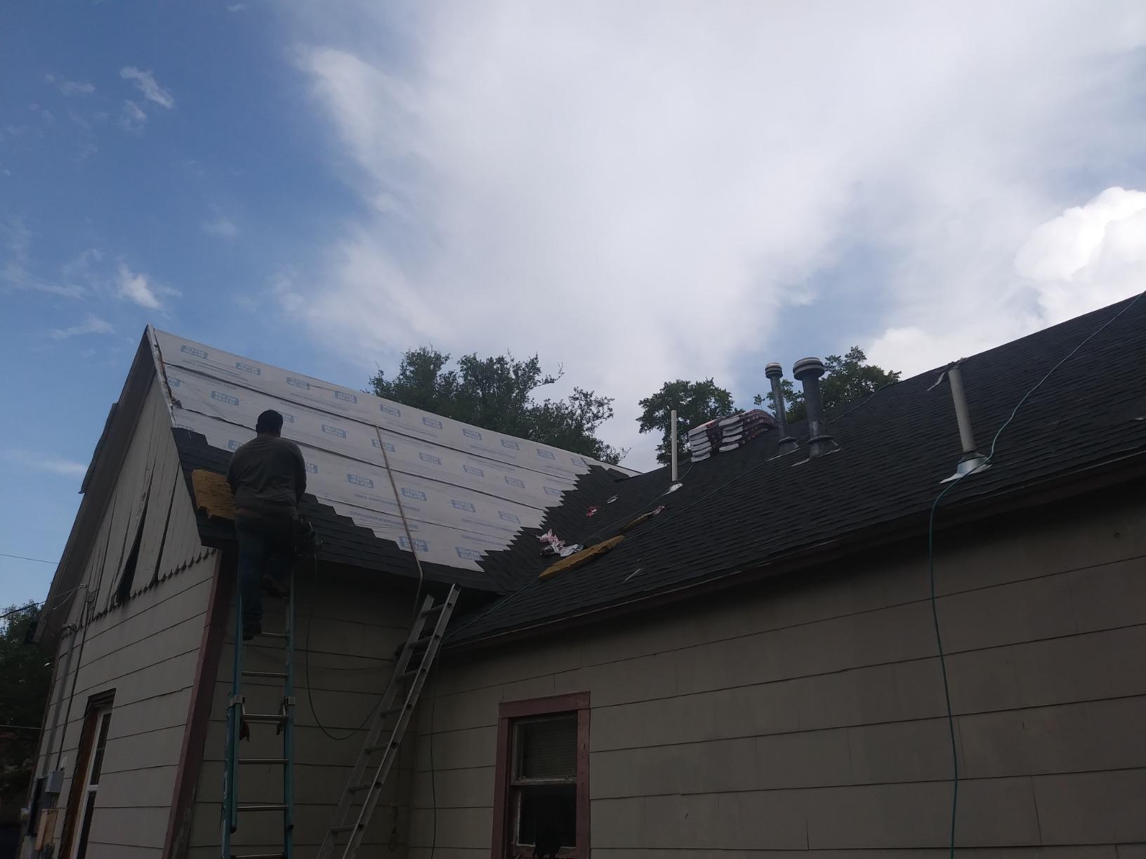 MAX USA CORP SuperRoofer CN445R3 Roofing Coil Nailer up to 1-3/4