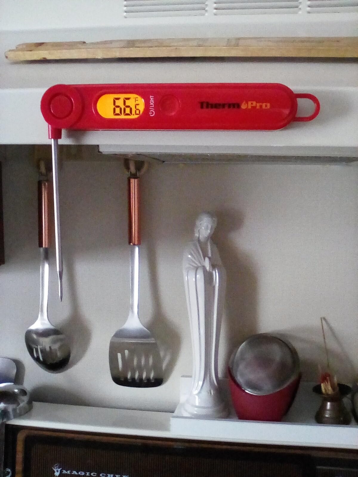 ThermoPro TP03B Digital Meat Thermometer for Cooking, Instant Read Thermometer with Backlight, Kitchen Food Thermometer for Grill Smoker BBQ Oil Deep Fry Candy Bread Coffee customer photo 2