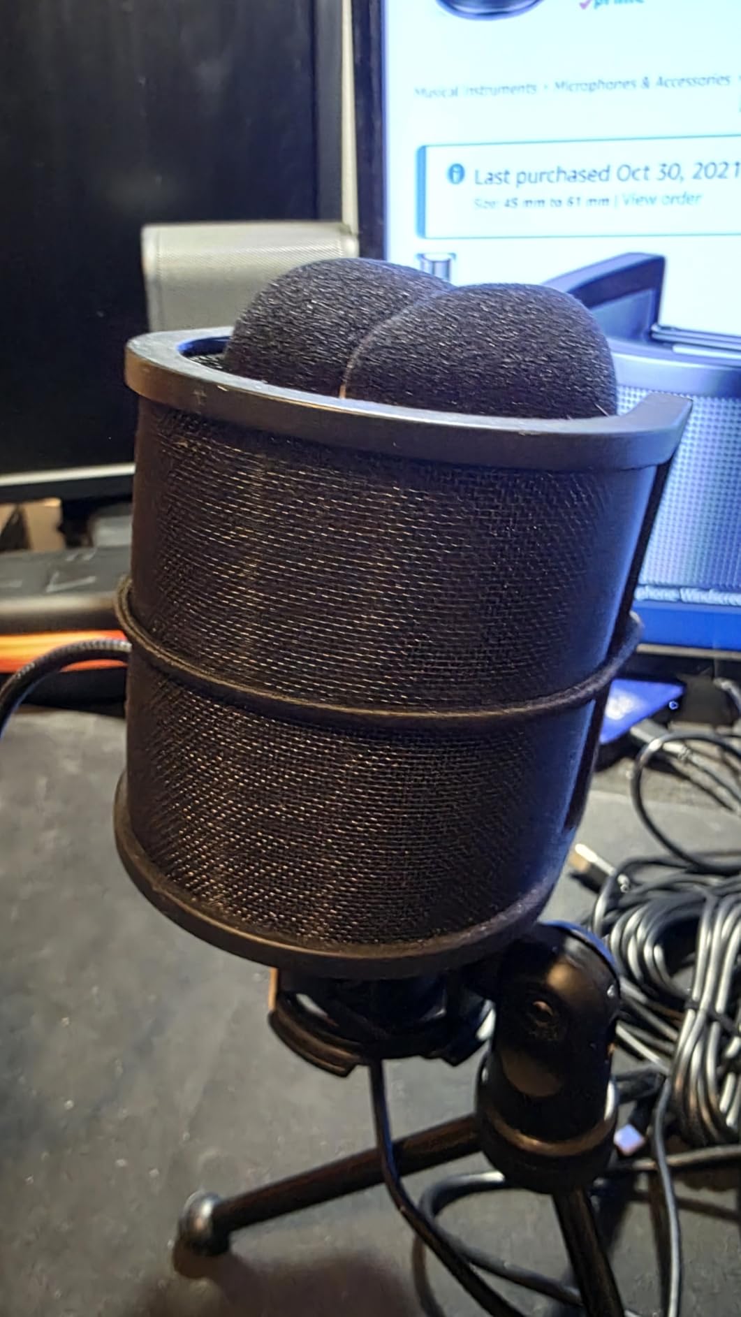 Pop Filter, PEMOTech [Upgraded Three Layers] Metal Mesh & Foam & Etamine Layer Microphone Windscreen Cover Handheld Mic Shield Mask, Microphone Accessories for Vocal Recording, Youtube videos, Streaming customer photo 1