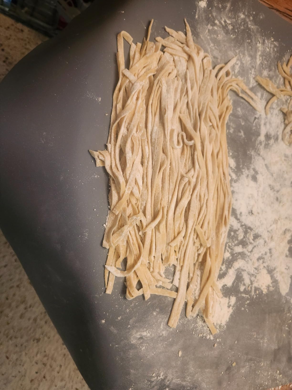 Nuvantee Pasta Maker with 7 Adjustable Thickness Settings - 2 in 1 Noodle Maker with Rollers and Cutter, Make Spaghetti, Fettuccini, Lasagna, & More customer photo 1