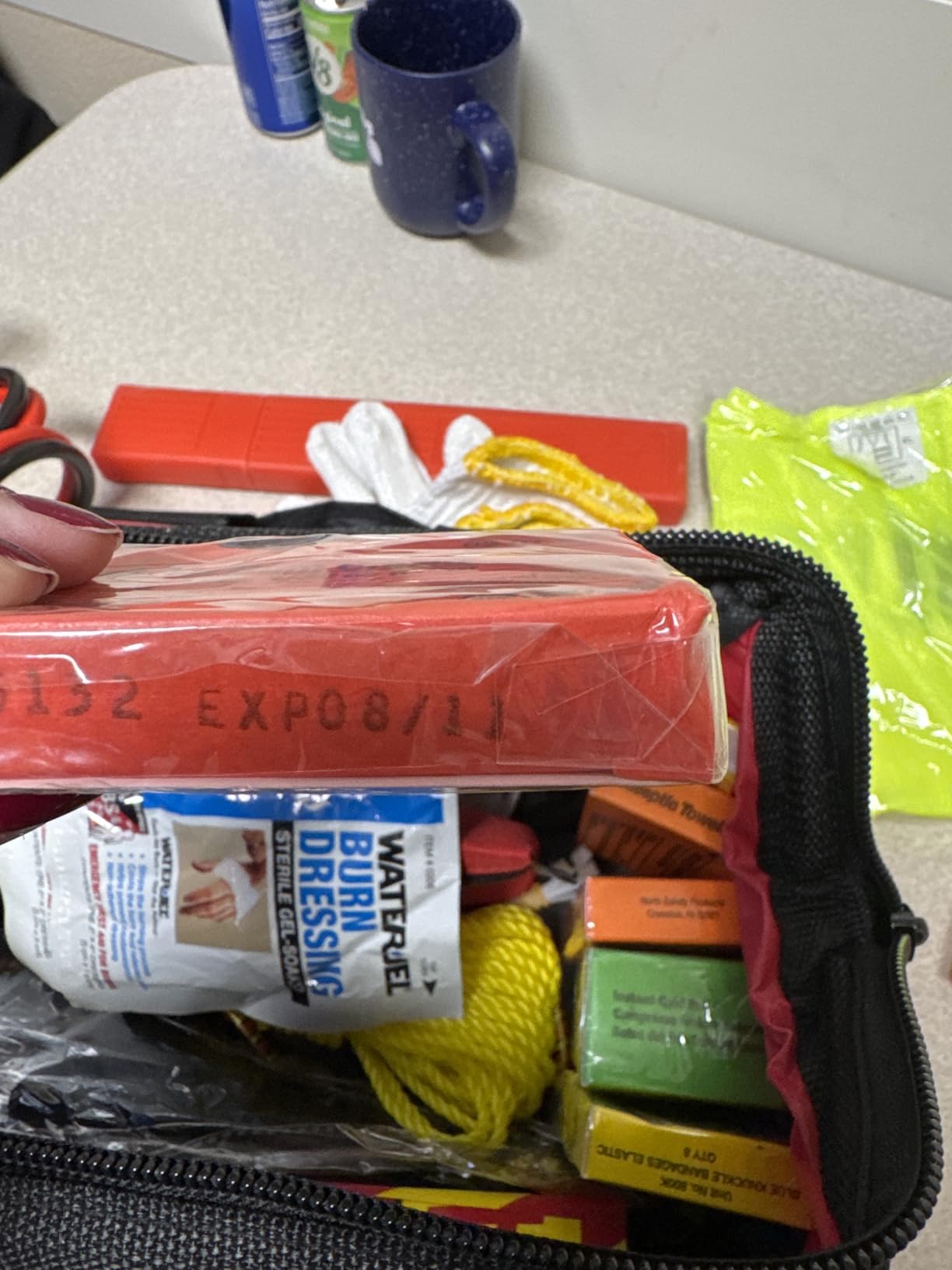 Thrive Car Emergency Kit & Roadside Emergency Car Kit - 104-Piece Set, Red Canvas Bag, Universal Fit - Jumper Cables, Escape Hammer & Tire Gauge - Road Trip Essentials & Emergency Supplies customer photo 1