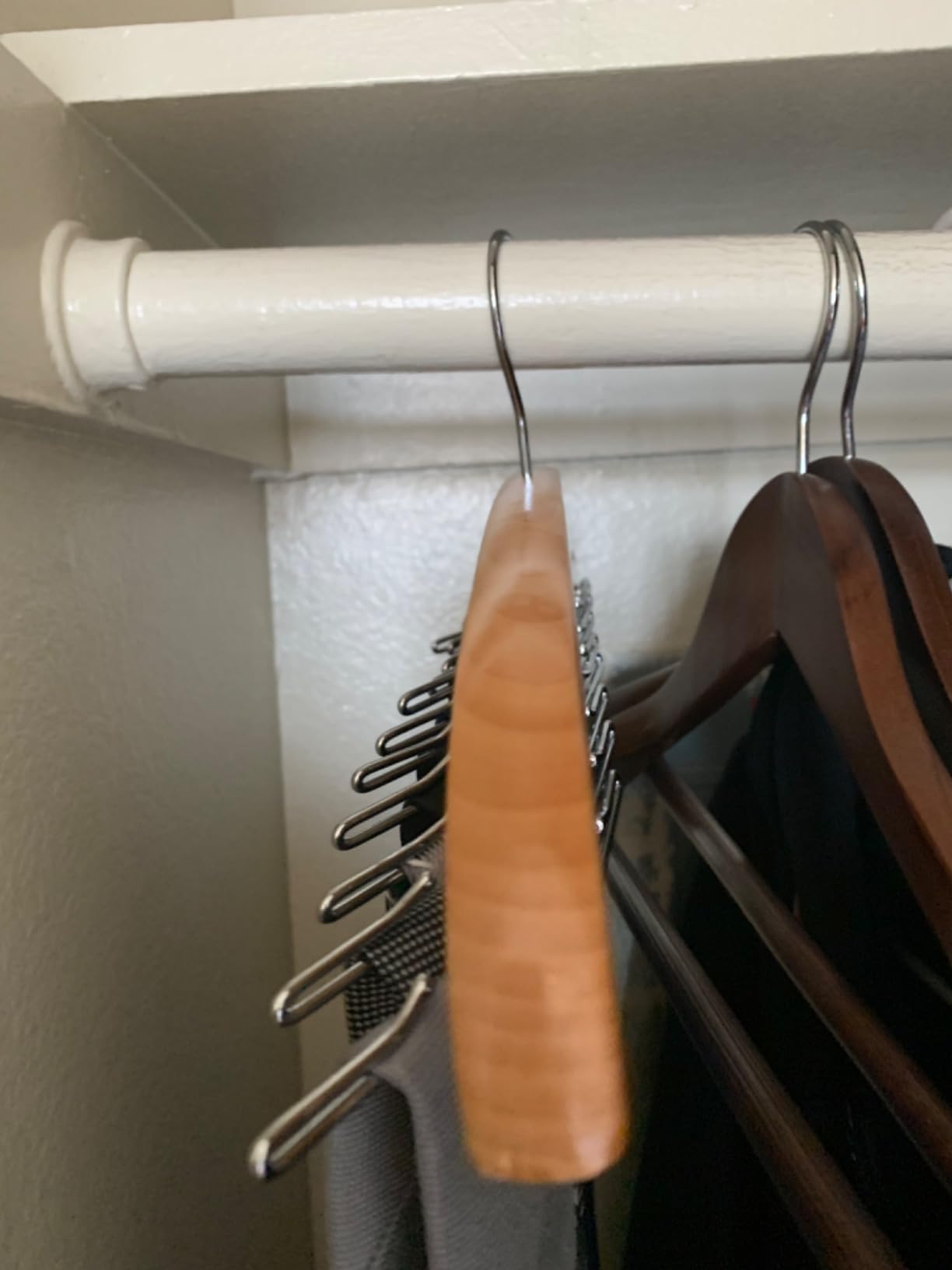 Ohuhu 24-Hook Wooden Tie Rack Organizer - Space Saving Closet Hanger with 360° Rotating Hooks, Anti-Slip Clips for Ties, Belts, Scarves - Premium Hardwood & Rustproof Steel Construction customer photo 2