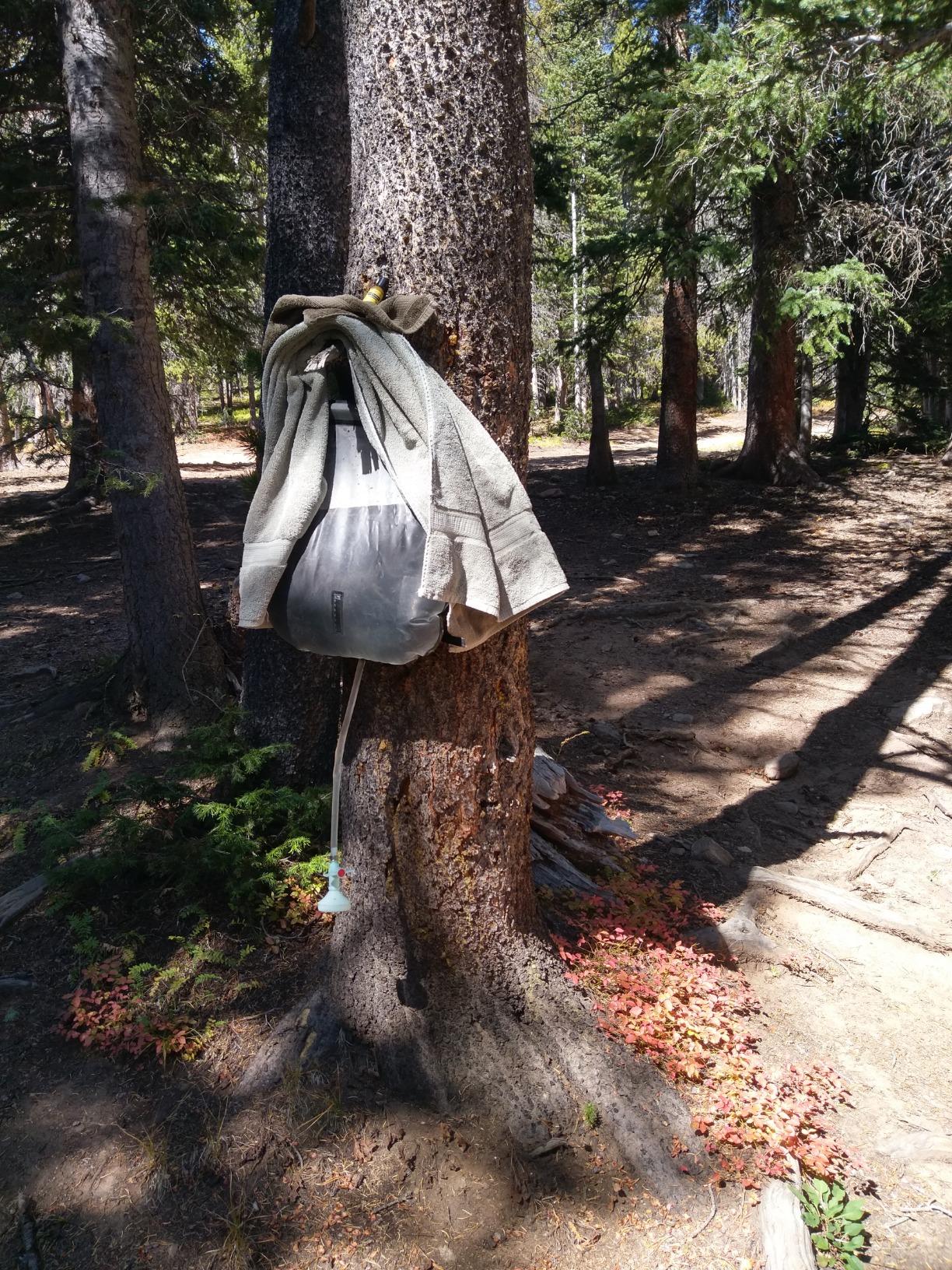 Solar Shower Bag, RISEPRO 5 gallons/20L Solar Heating Premium Camping Shower Bag Hot Water with Temperature 45°C Removable Hose on/Off Switchable Shower Head Hiking Climbing Summer Shower K8 customer photo 1