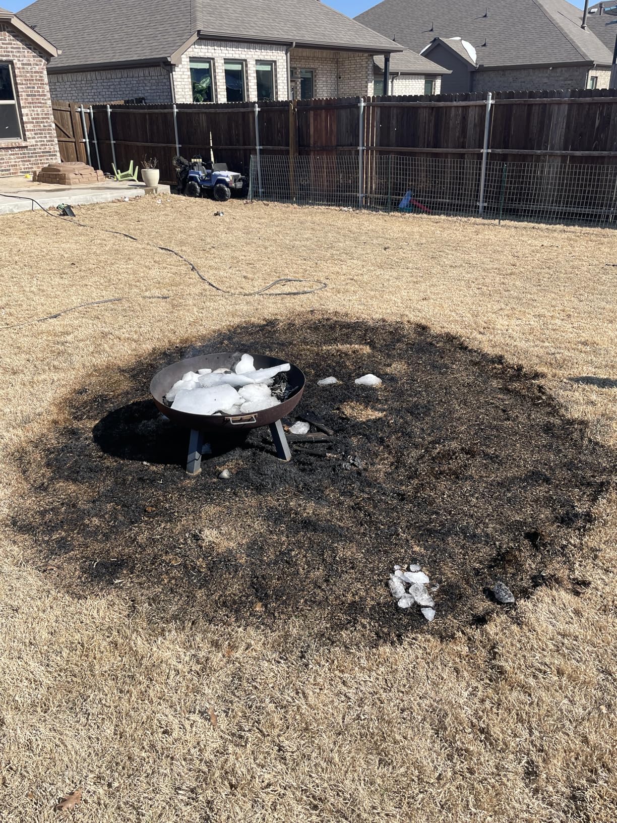 First Alert Fire Extinguisher for Home, Standard Rechargeable Compliance Unit, UL RATED 1-A:10-B:C, HOME1, Red, 1-Pack customer photo 1