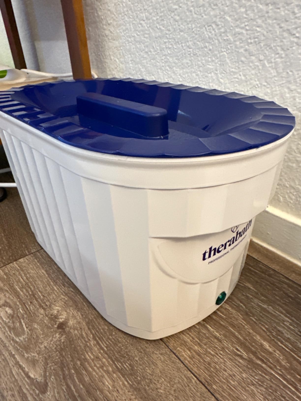 Therabath Professional Thermotherapy TB6 Paraffin Wax Bath - Helps Relieve Arthritis & Muscle Stiffness - Heat Therapy for Hands, Feet, Face & Body - Made in USA - 6 lb. Blooming Lilacs customer photo 1