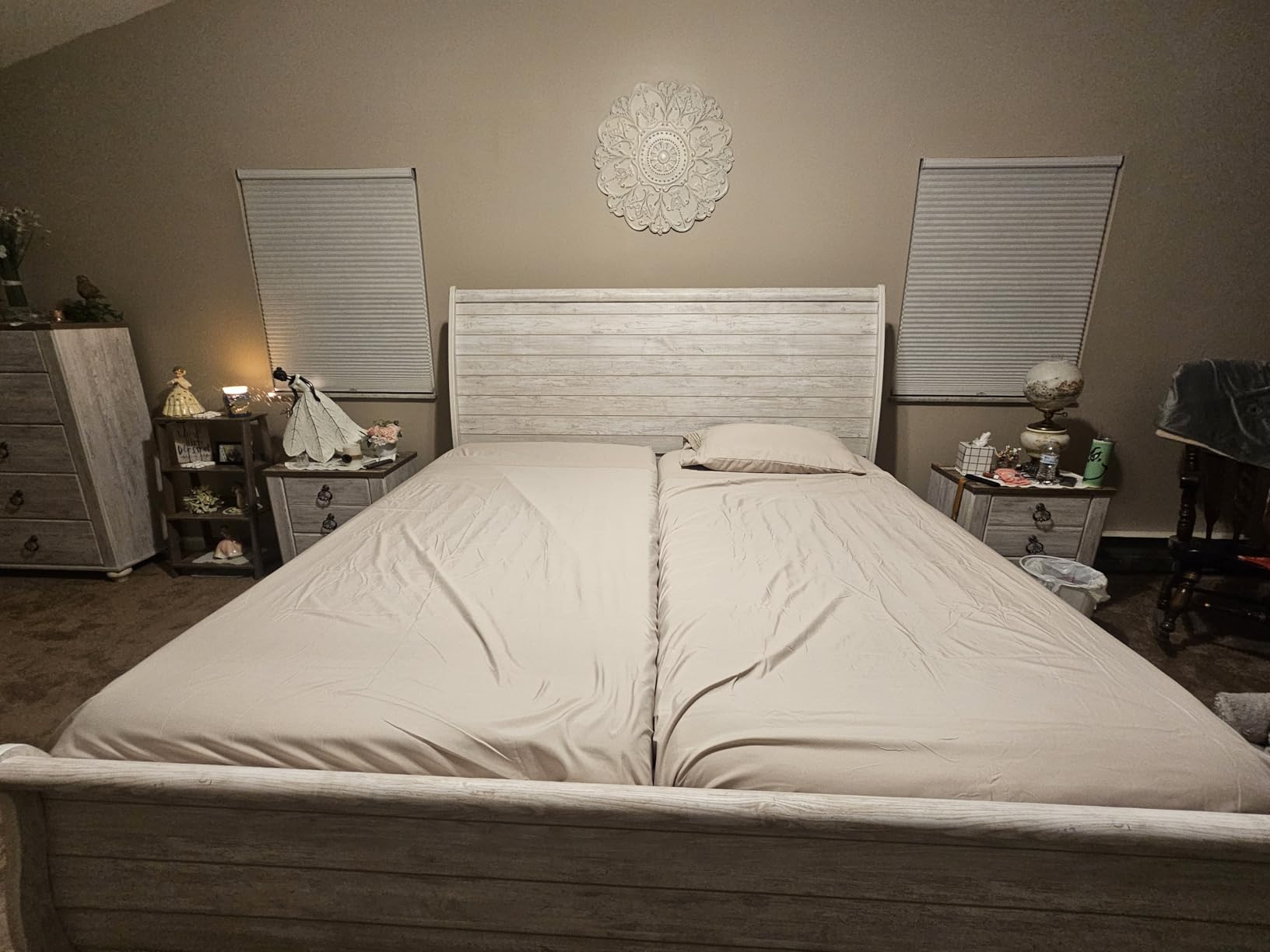 Queen Size 4 Piece Sheet Set - Comfy Breathable & Cooling Bed Sheets Set - Hotel Luxury Bedding for Women, Men, Kids, Teens, Boys & Girls - Deep Pockets, Ultra-Soft, Wrinkle Free - Oeko-Tex (White) customer photo 1