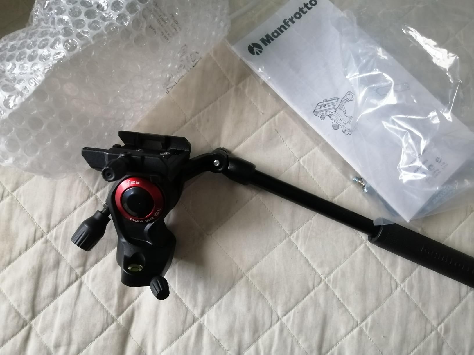 Manfrotto MVH400AHUS Lightweight, Travel Friendly Be Free Live Fluid Video Head customer photo 1