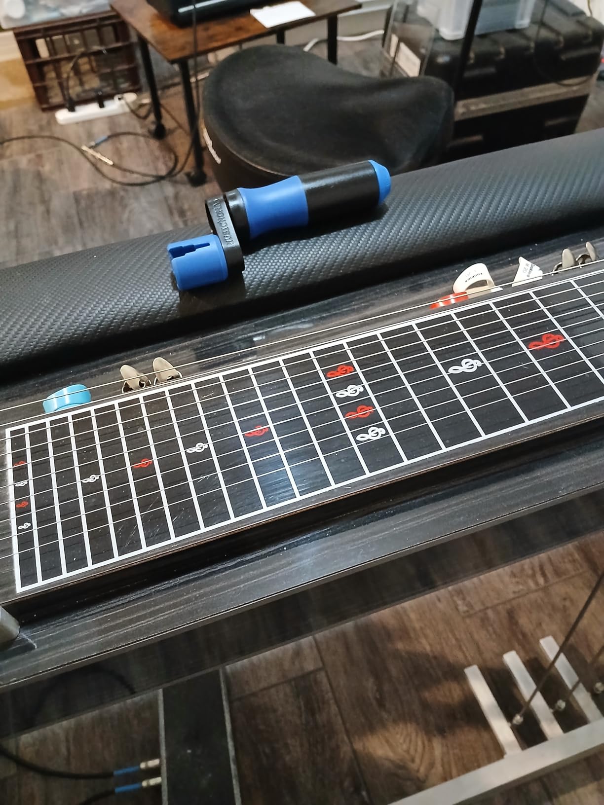 MusicNomad MN221 GRIP Guitar String Peg Winder, Rubber Lined & Dual Bearing customer photo 1