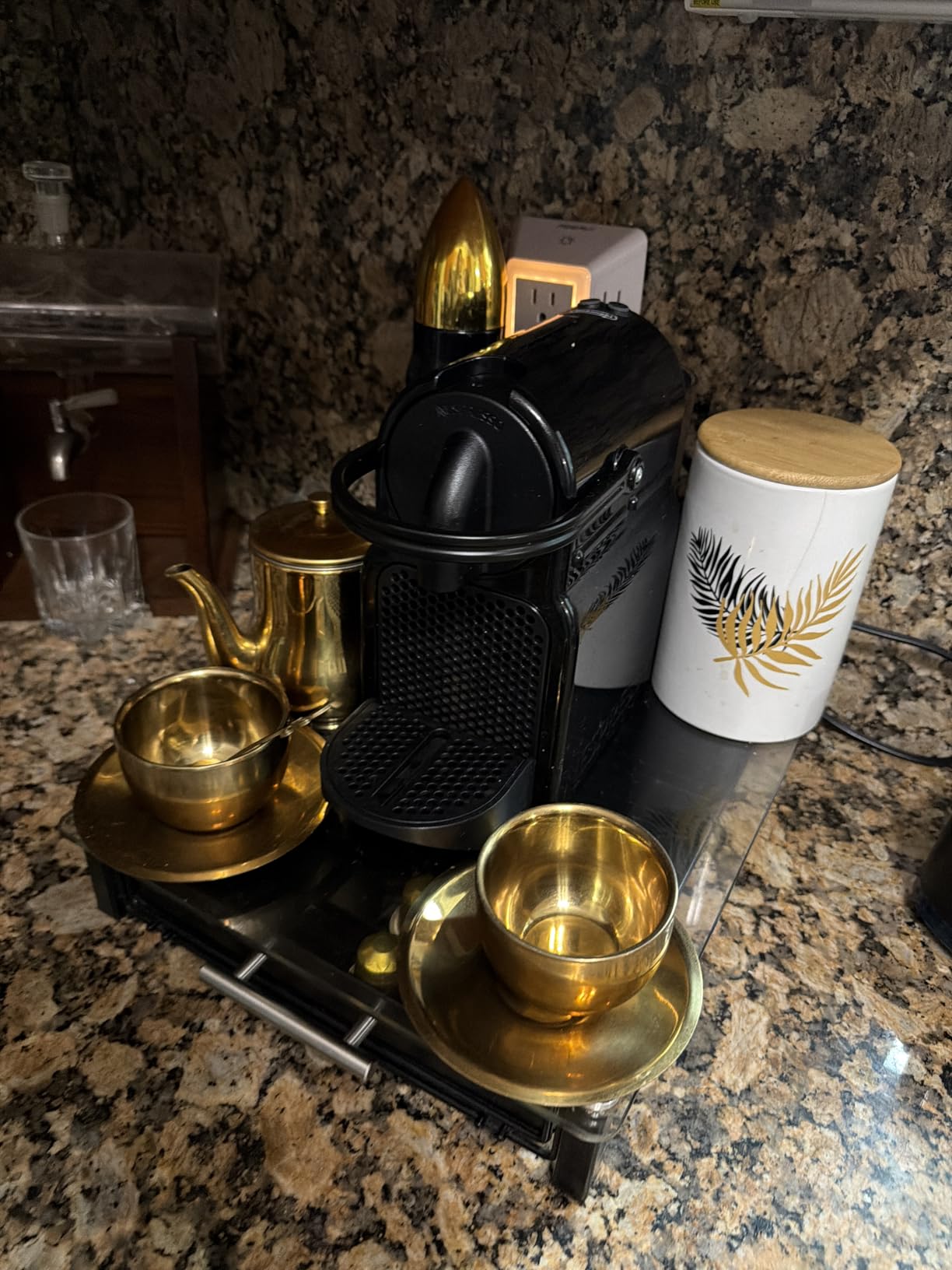 Inissia Espresso Machine by De'Longhi, 24 oz, Black customer photo 2