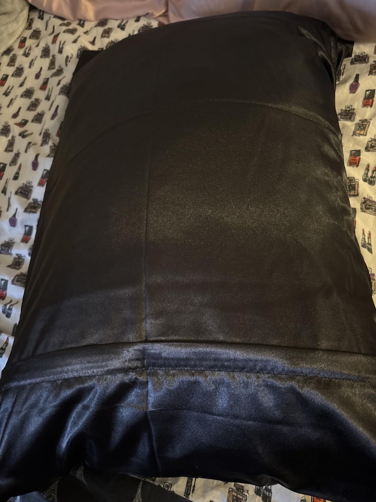 BLISSFORD Satin Pillowcase with Zipper for Hair and Skin Care, Feels Soft and Cool Like a Silk Pillowcase, White Satin Pillow Cases 2 Pack, Slik Pillow Cover, Standard Size - Set of 2 customer photo 1