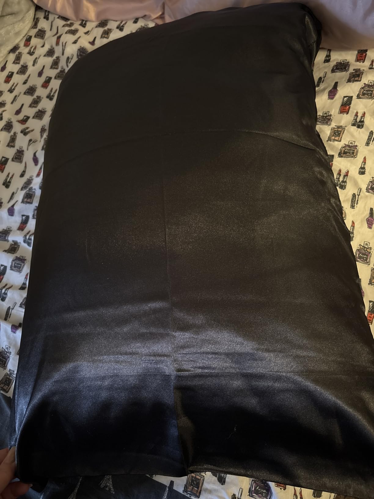 BLISSFORD Satin Pillowcase with Zipper for Hair and Skin Care, Feels Soft and Cool Like a Silk Pillowcase, White Satin Pillow Cases 2 Pack, Slik Pillow Cover, Standard Size - Set of 2 customer photo 2