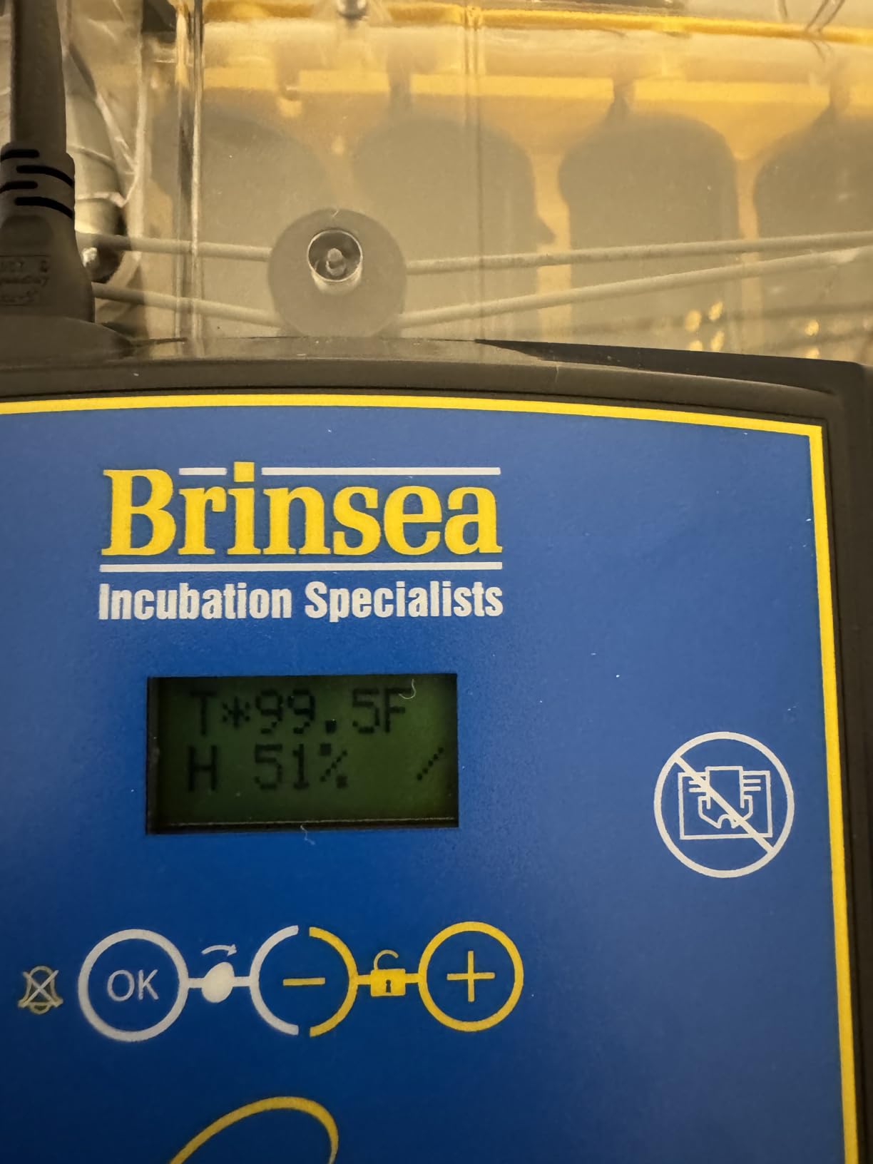 Brinsea Ovation 56 EX 56-Egg Incubator with Automatic Humidity Control - Incubators for Hatching Eggs with Digital Alarms - Programmable Turning for Chicken and Duck customer photo 1
