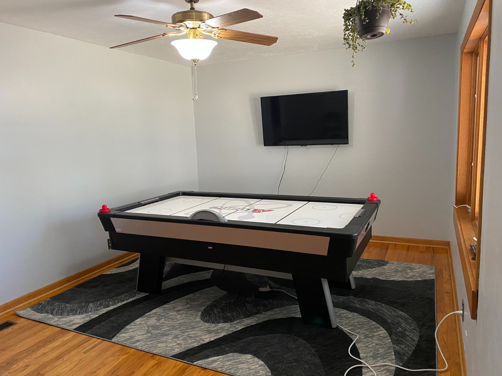 Atomic Top Shelf 7.5' Air Hockey Table with 120V Motor for Maximum Air Flow, High-Speed PVC Playing Surface for Arcade-Style Play and Multicolor LED Lumen-X Technology customer photo 2
