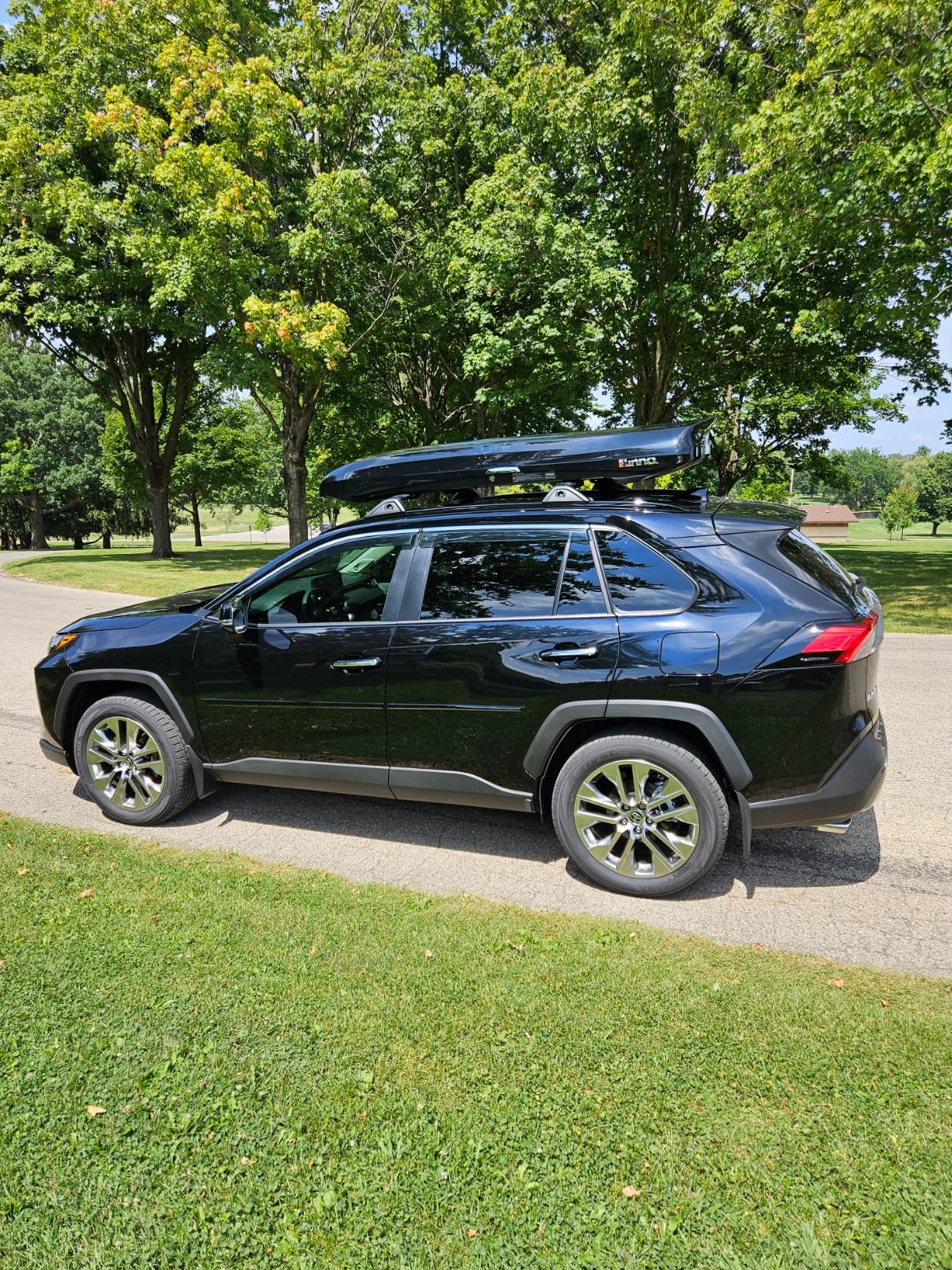 INNO BRM660BK Wedge Cargo Box - 11 Cubic FT (Gloss Black) customer photo 1