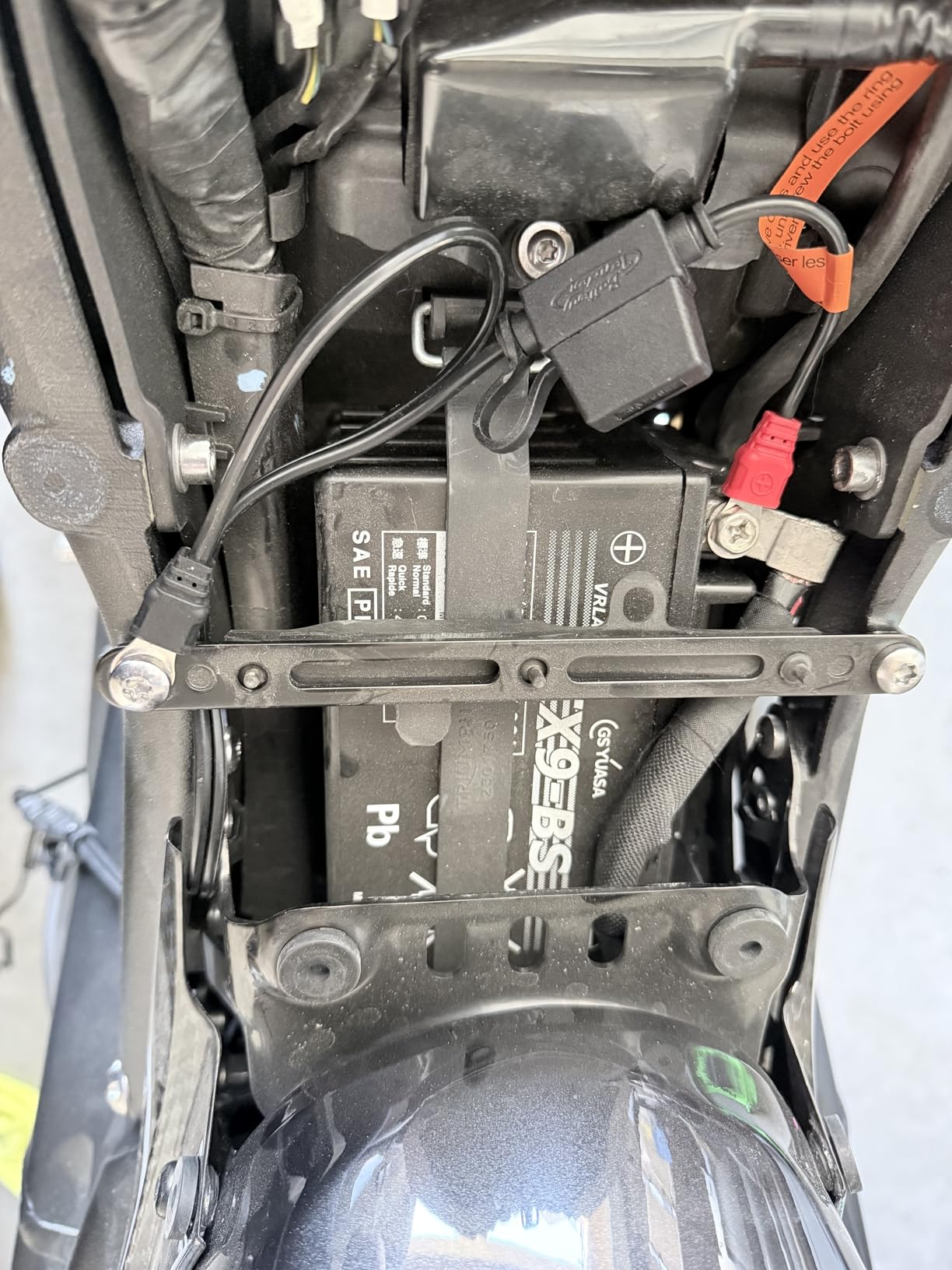 Battery Tender Junior 12V, 800mA Battery Charger and Maintainer for Lead Acid and Lithium Batteries - Switchable Battery Charger for Powersports - 022-0199-DL-WH customer photo 1