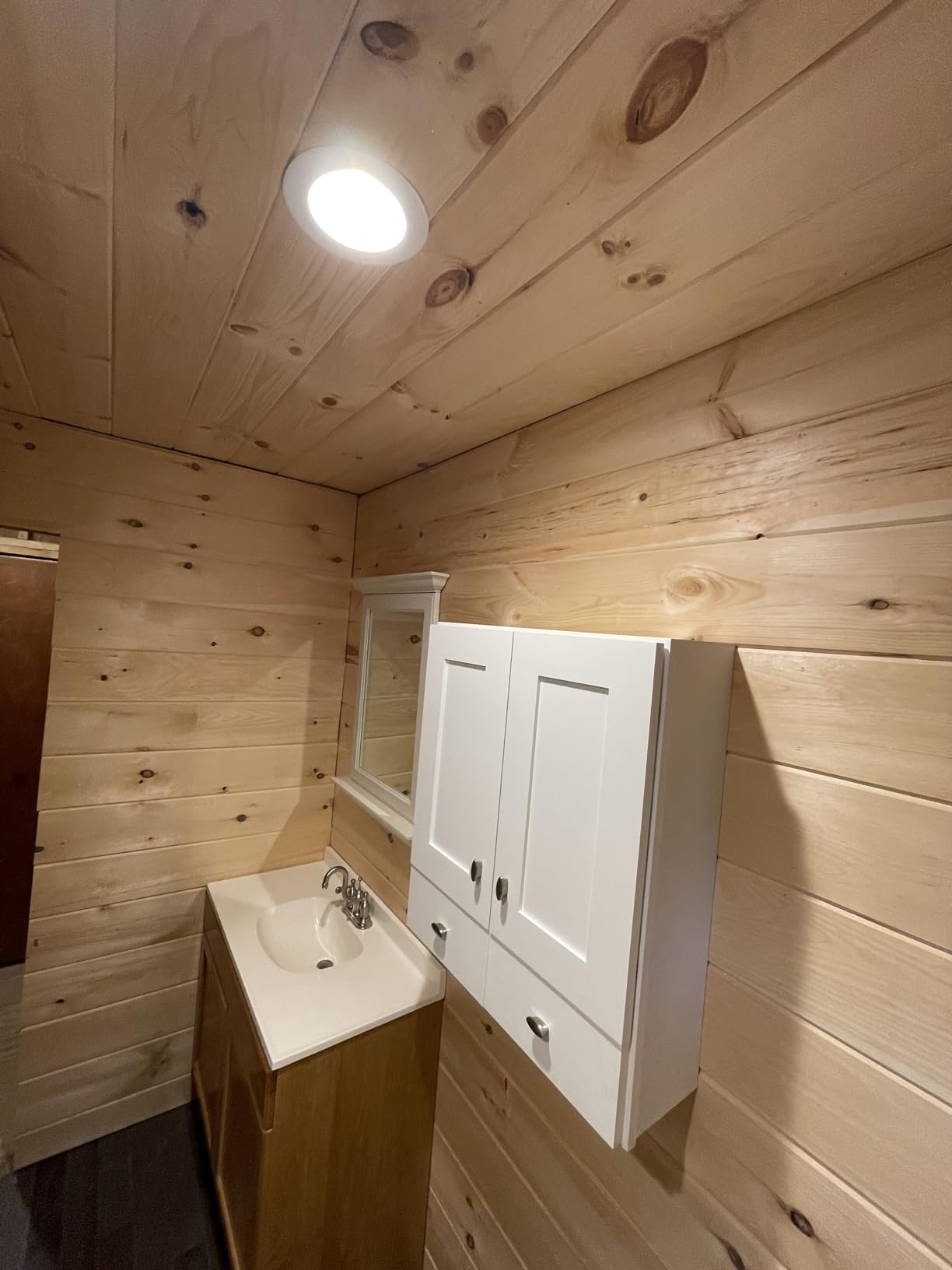 DEWALT 20V MAX* Cordless Brad Nailer Kit, 18GA (DCN680D1) customer photo 1