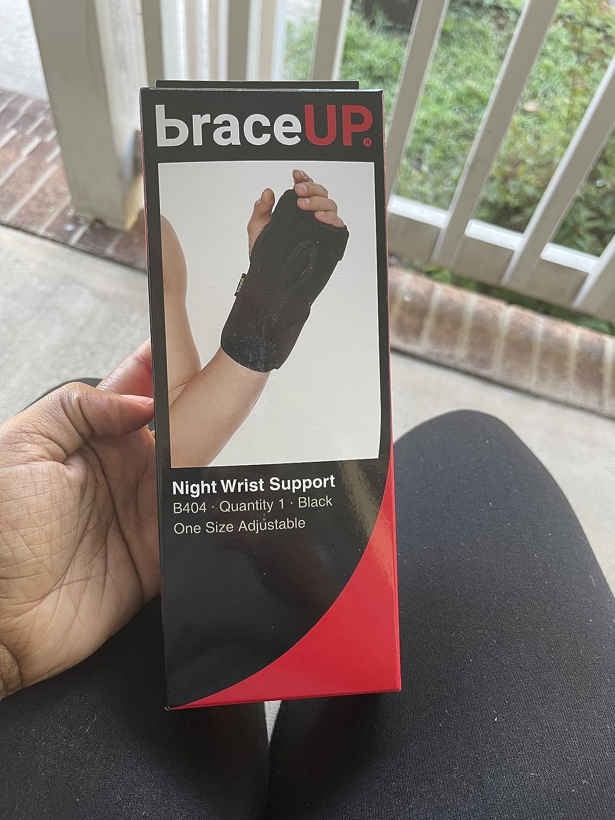 BraceUP Carpal Tunnel Wrist Brace Night Support Lightweight Splint with Cushioned Pads, Night Sleep Wrist Support Brace for Pregnancy, Hand Support, and Tendonitis Arthritis Pain Relief customer photo 1
