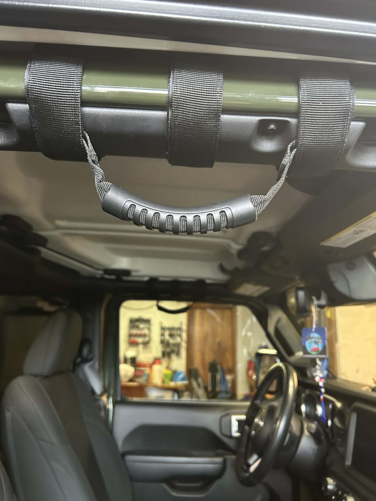 moveland 2 Pack Grab Handle Set Compatible with Jeep Wrangler TJ YJ JK, Easy-to-Fit 3 Straps Design for 1955-2023 Models (Black) customer photo 1