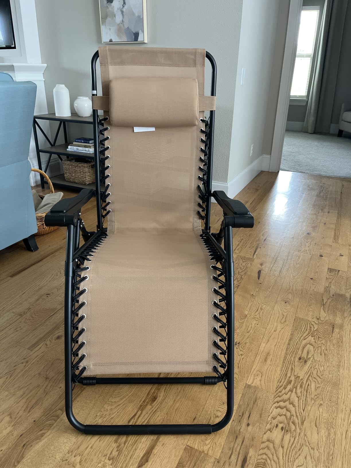 Amazon Basics Outdoor Patio Zero Gravity Portable Folding Reclining Lounge Chair with Padded Headrest Pillow, Weather Resistant Textilene, 26