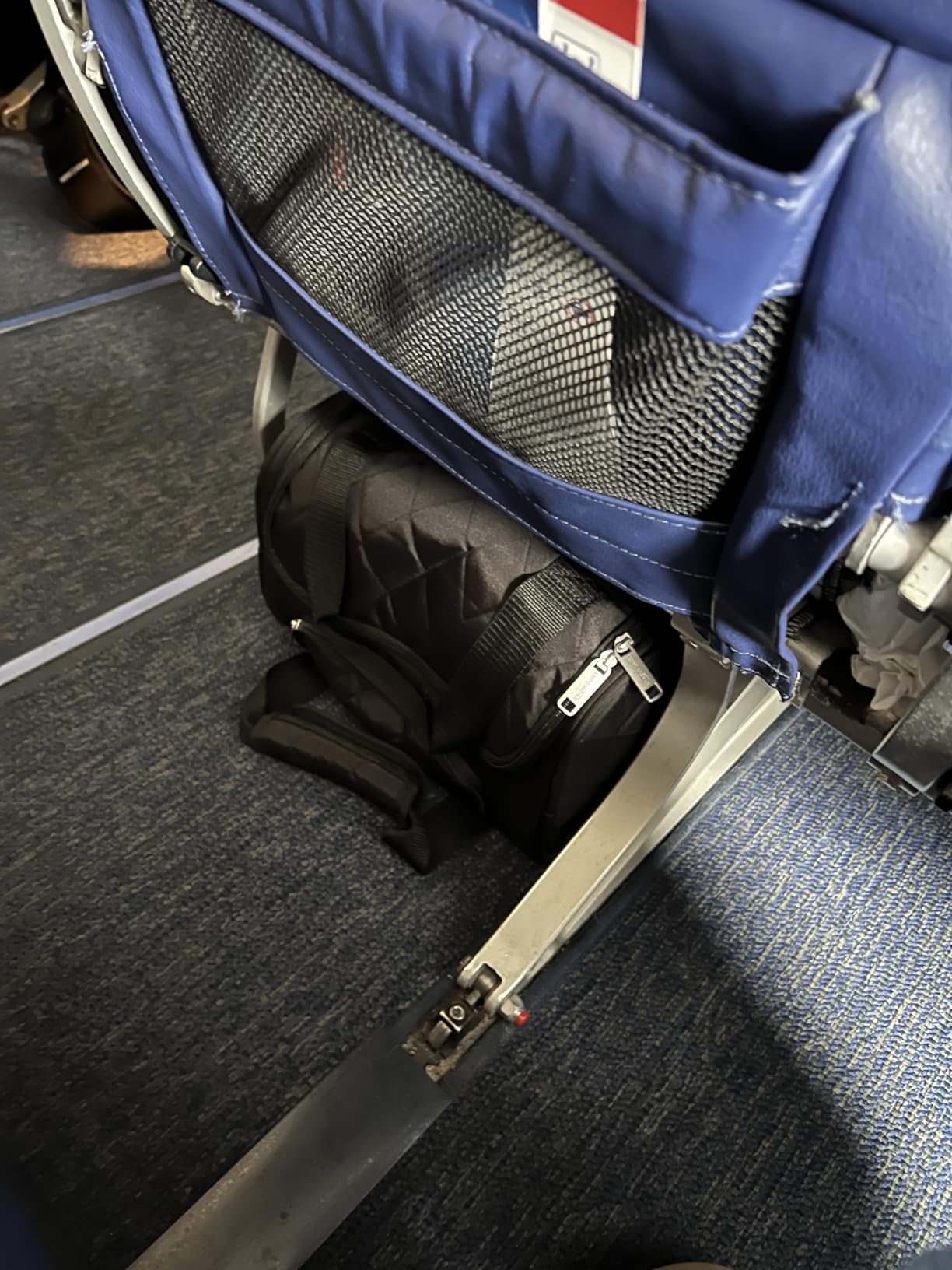 Amazon Basics Underseat Carry-On Luggage with Wheels and Handle, 14