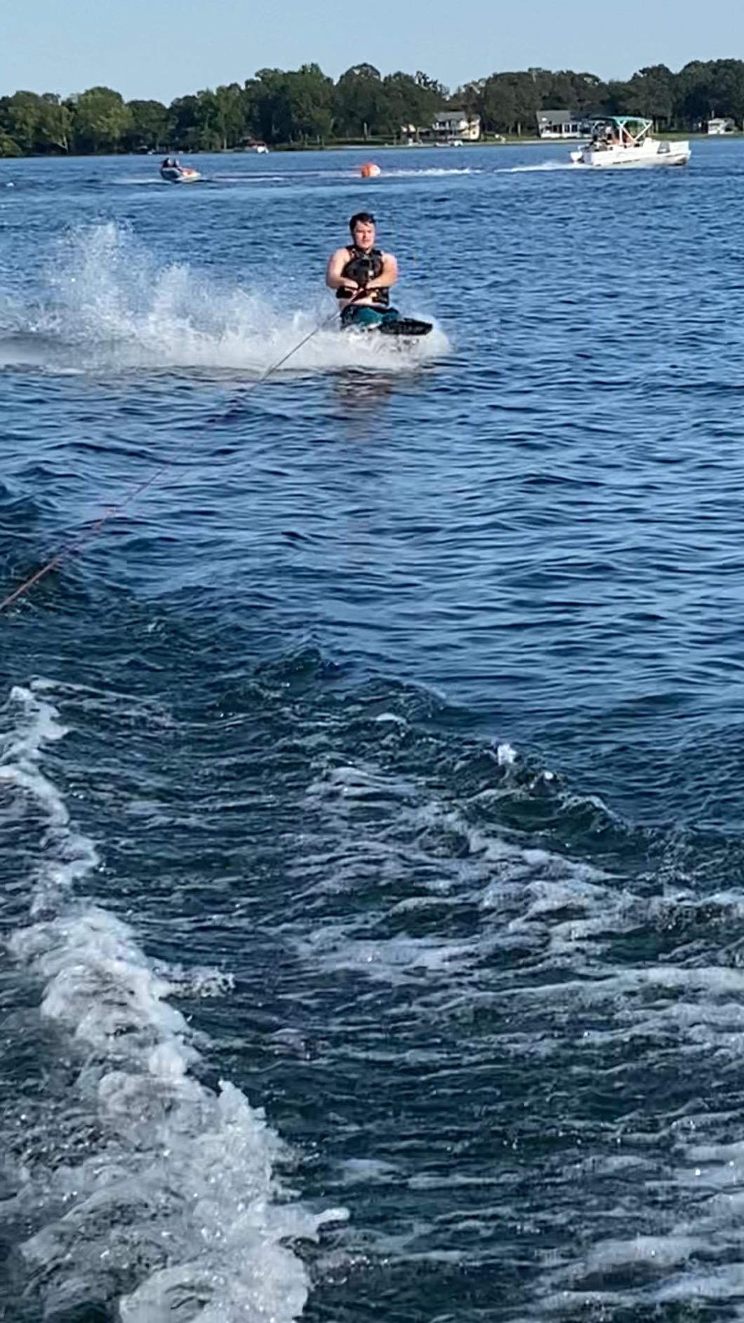 SereneLife Water Sport Kneeboard with Hook for Kids & Adults, Kneeboard with Strap for Boating, Waterboarding, Kneeling Boogie Boarding, Knee Surfing customer photo 3