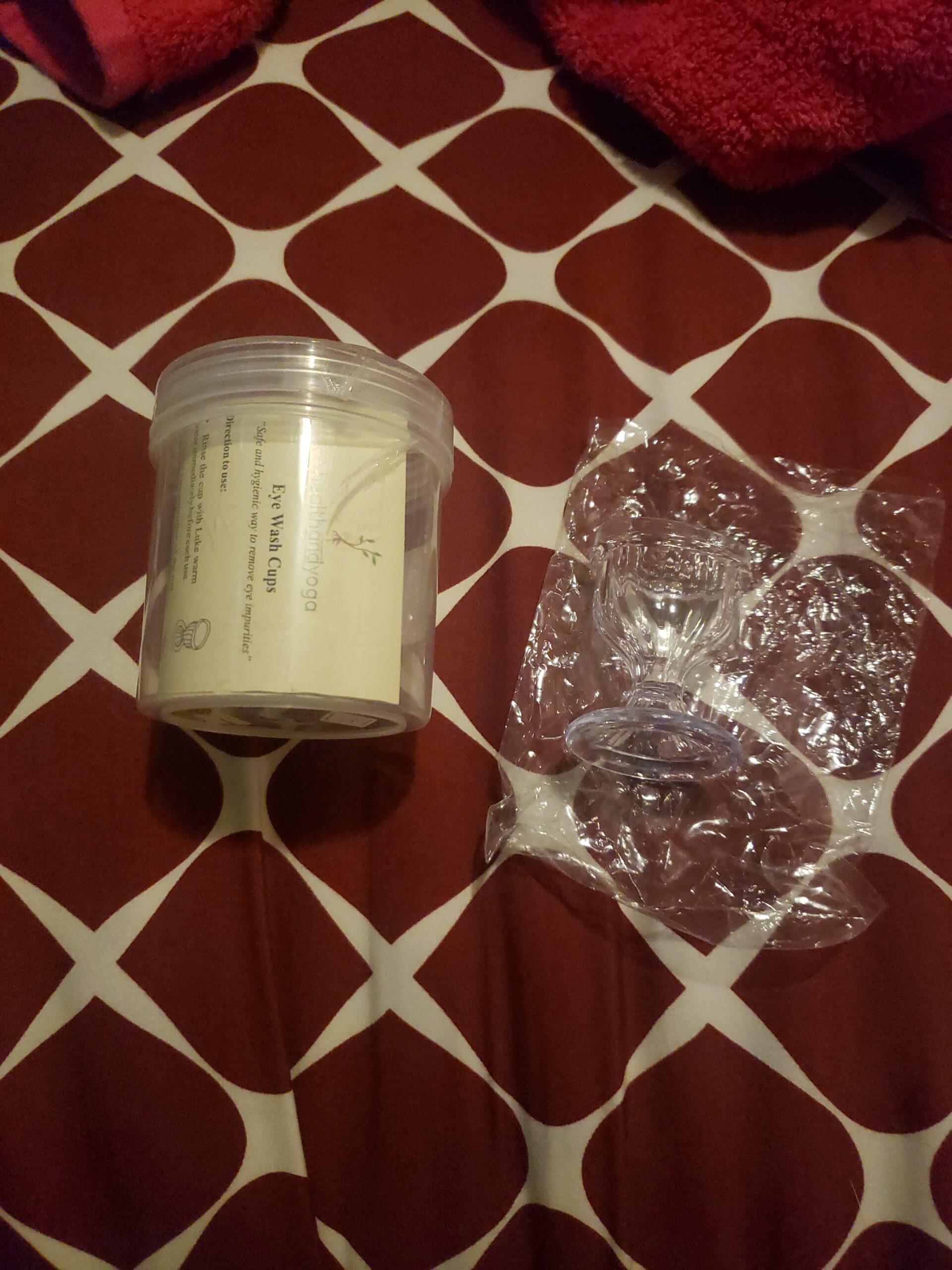 HealthAndYoga™ ChillEyes Transparent Eye Wash Cups for Effective Eye Cleansing - with Storage Container - Eye Shaped Rim, Snug Fit (2 Pcs.) customer photo 1
