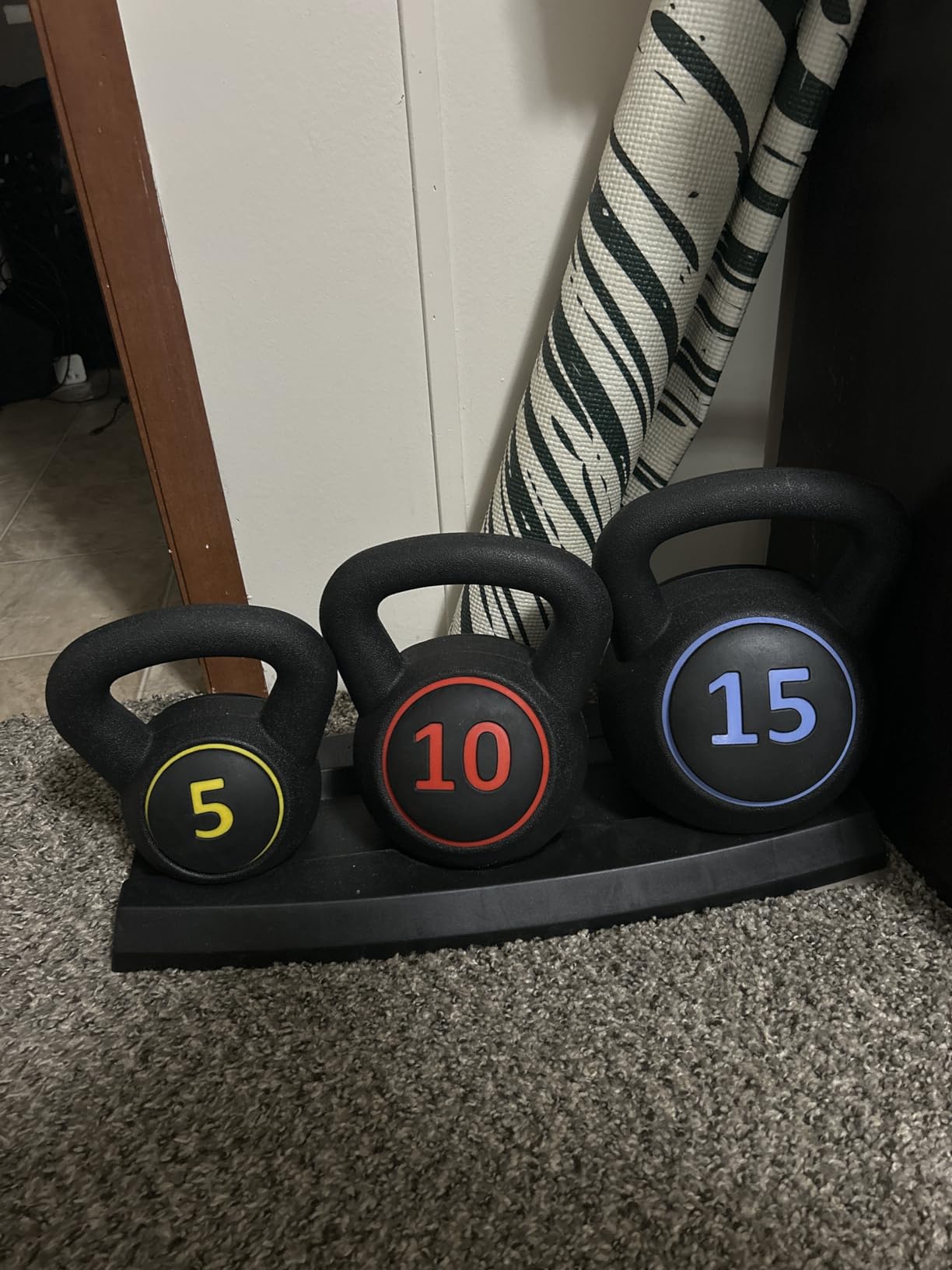 Best Choice Products 3-Piece Kettlebell Set with Storage Rack, HDPE Coated Exercise Fitness Concrete Weights for Home Gym, Strength Training, HIIT Workout 5lb, 10lb, 15lb customer photo 2