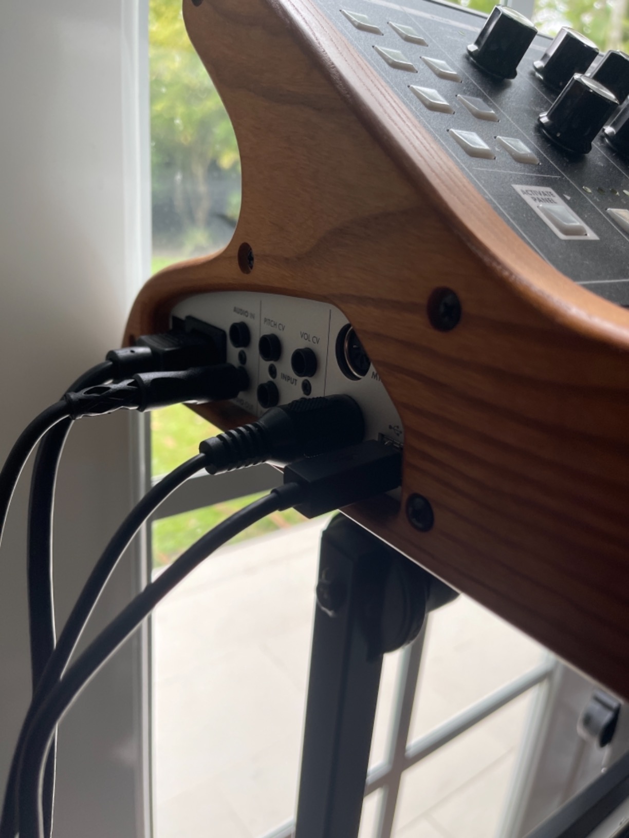 MOOG Subsequent 37 Paraphonic Analog Synthesizer and MIDI Keyboard with 37 Semi Weighted Keys, Headphone Amp, 256 Presets, Screen and Software Editor customer photo 3