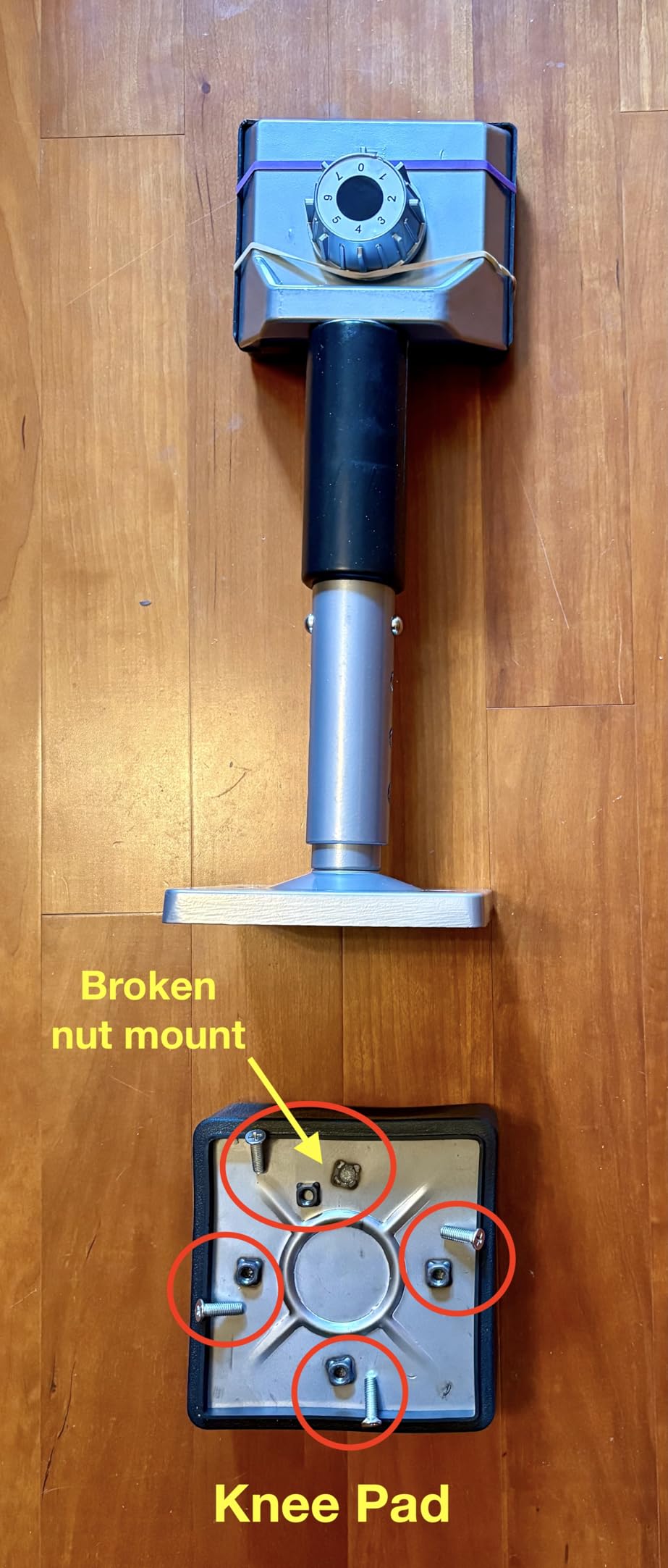 MaxWorks 80742 Carpet Stretcher Knee Kicker with Telescoping Handle, Regular, Silver customer photo 3