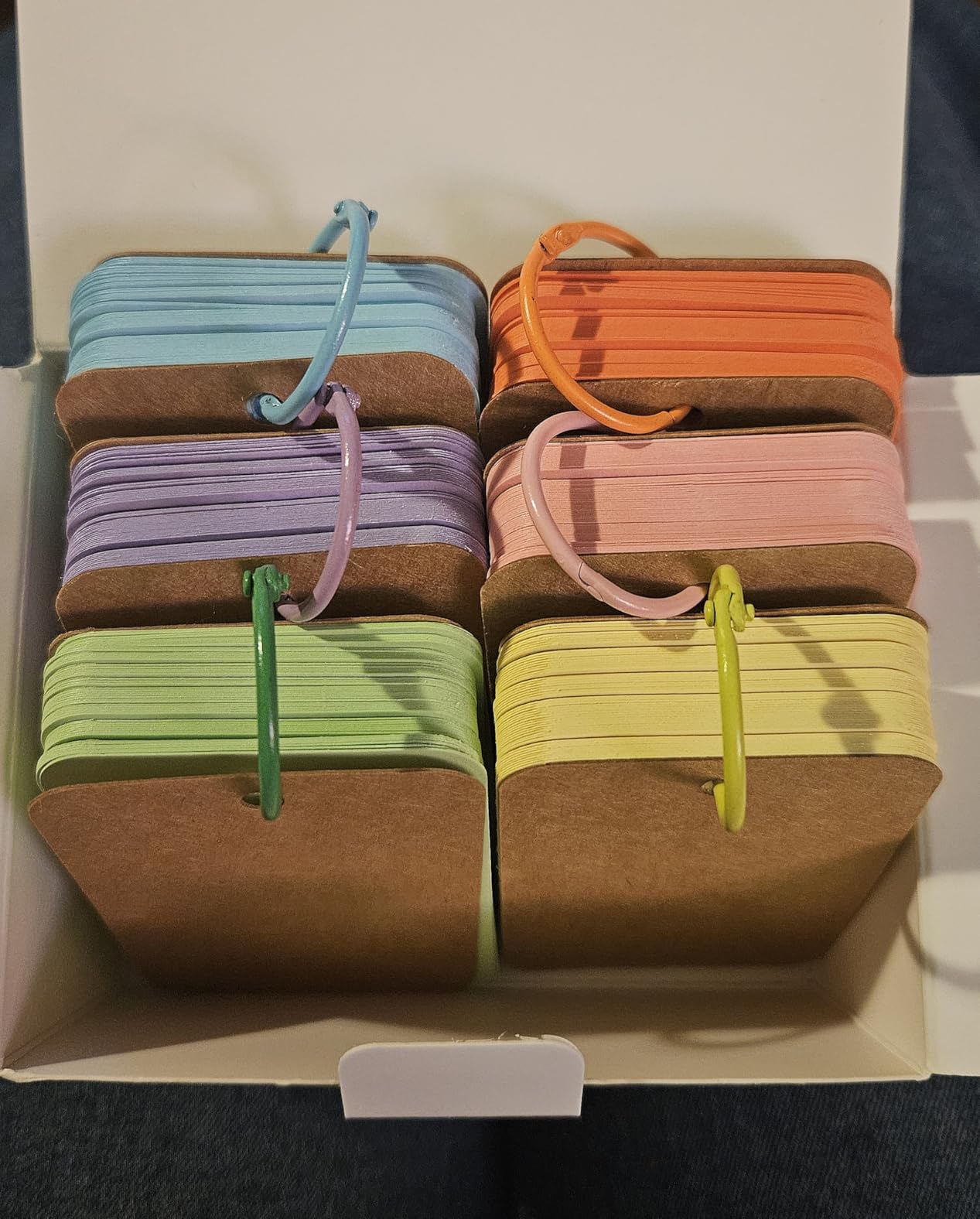 Koogel 300PCS Flash Cards with Key Ring, Colored Index Cards for School, 2.2 x 3.5 Inch, Small Portable Notecard for Studying Nursing Classroom Office Home Note Taking To Do List Essentials, 6 Colors customer photo 2