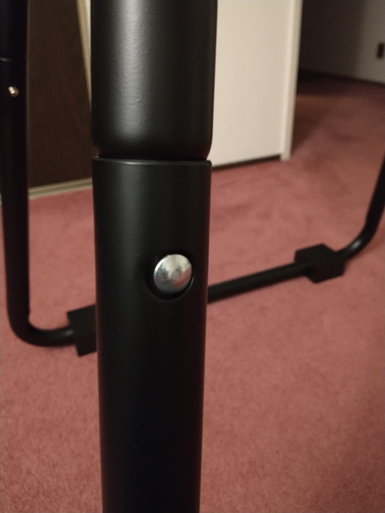 Amazon Basics Strength Training Dip Station for Home Gym, Portable Tricep Dips Bar, Black customer photo 1