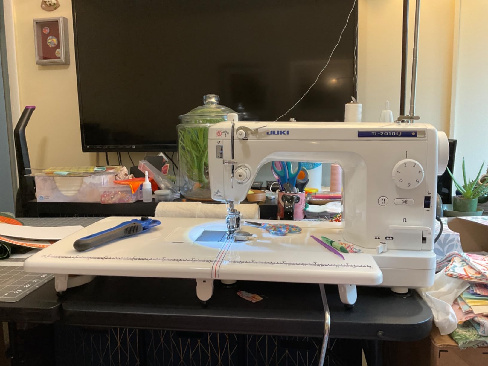 JUKI TL-2010Q High Speed Sewing & Quilting Machine With Free Bonus Pack customer photo 2