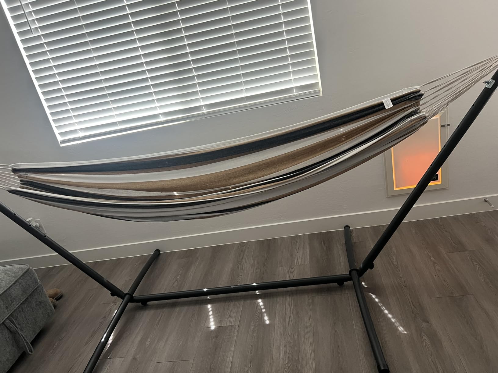 Amazon Basics 2 Person Heavy Duty Portable Sturdy Hammock Stand for Outside, Easy Assembly, Includes Carrying Case, 9 foot, Black customer photo 2