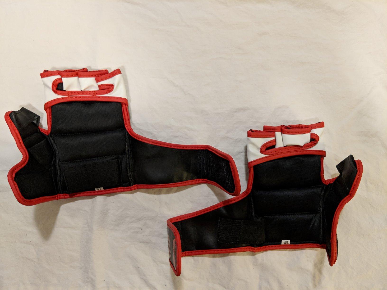 Sanabul Essential 4oz MMA Gloves for Men & Women, Professional Fighting Boxing Muay Thai Kickboxing Gloves for Sparring Grappling and Training customer photo 2