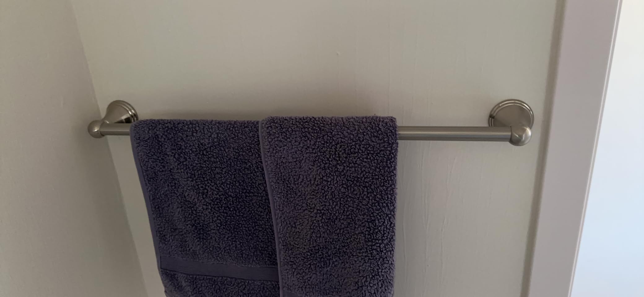 Amazon Basics 5 Piece Bathroom Hardware Set, Satin Nickel, Towel Bar, Toilet Paper Holder, Towel Ring, Robe Hook, AB-BR817-SN customer photo 2