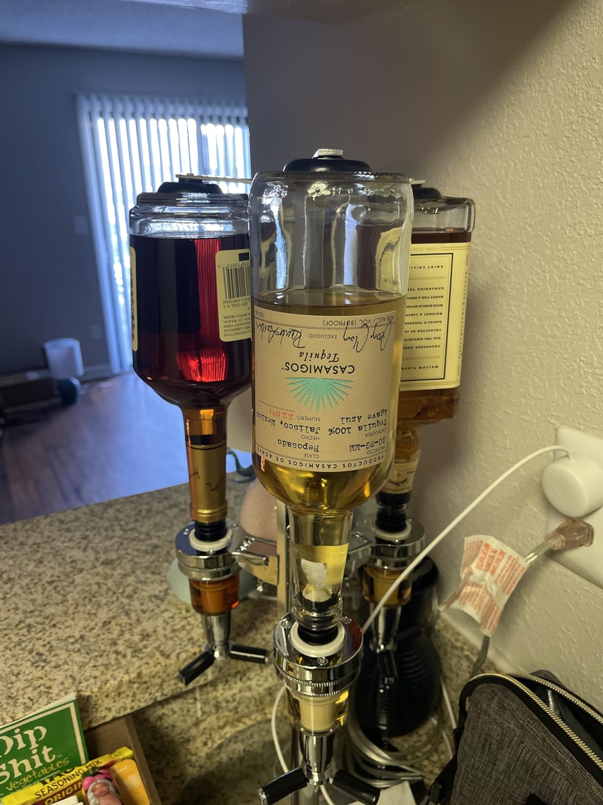 Godinger 6 Bottle Liquor Dispenser, Revolving Whiskey Bottle Dispenser Holder customer photo 2