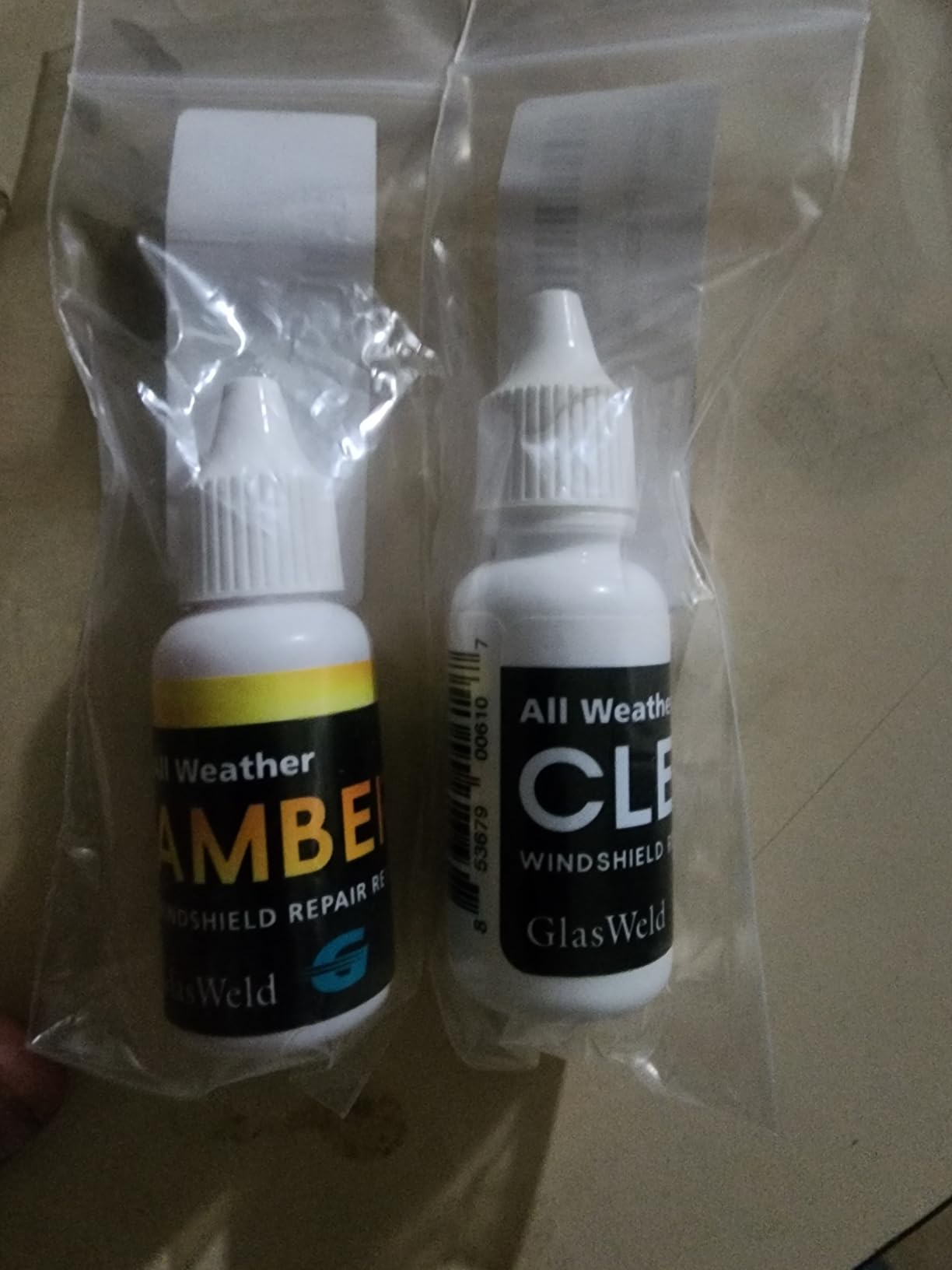 GlasWeld Windshield Chip Repair Kit with Resin & Injector - Glasses Repair Kit for Rock Chips & Small Cracks for Cars, Bouts & Shower - Grey Resin Warm Weather Formula - High Clarity & UV Compatible customer photo 1