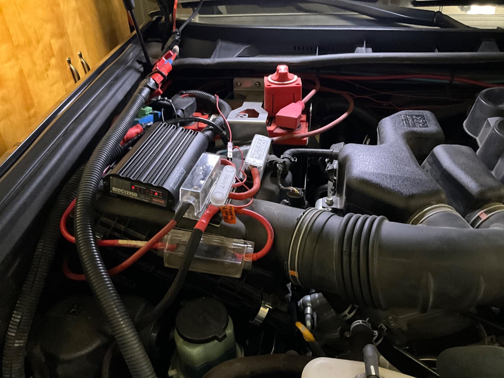 REDARC Dual Input 25A in-Vehicle DC to DC Battery Charger with MPPT Solar Regulator, Green Power Priority, 12V/24V Compatible, for Lithium, AGM, Gel, Lead Acid, Calcium, LiFePO4 Batteries customer photo 2