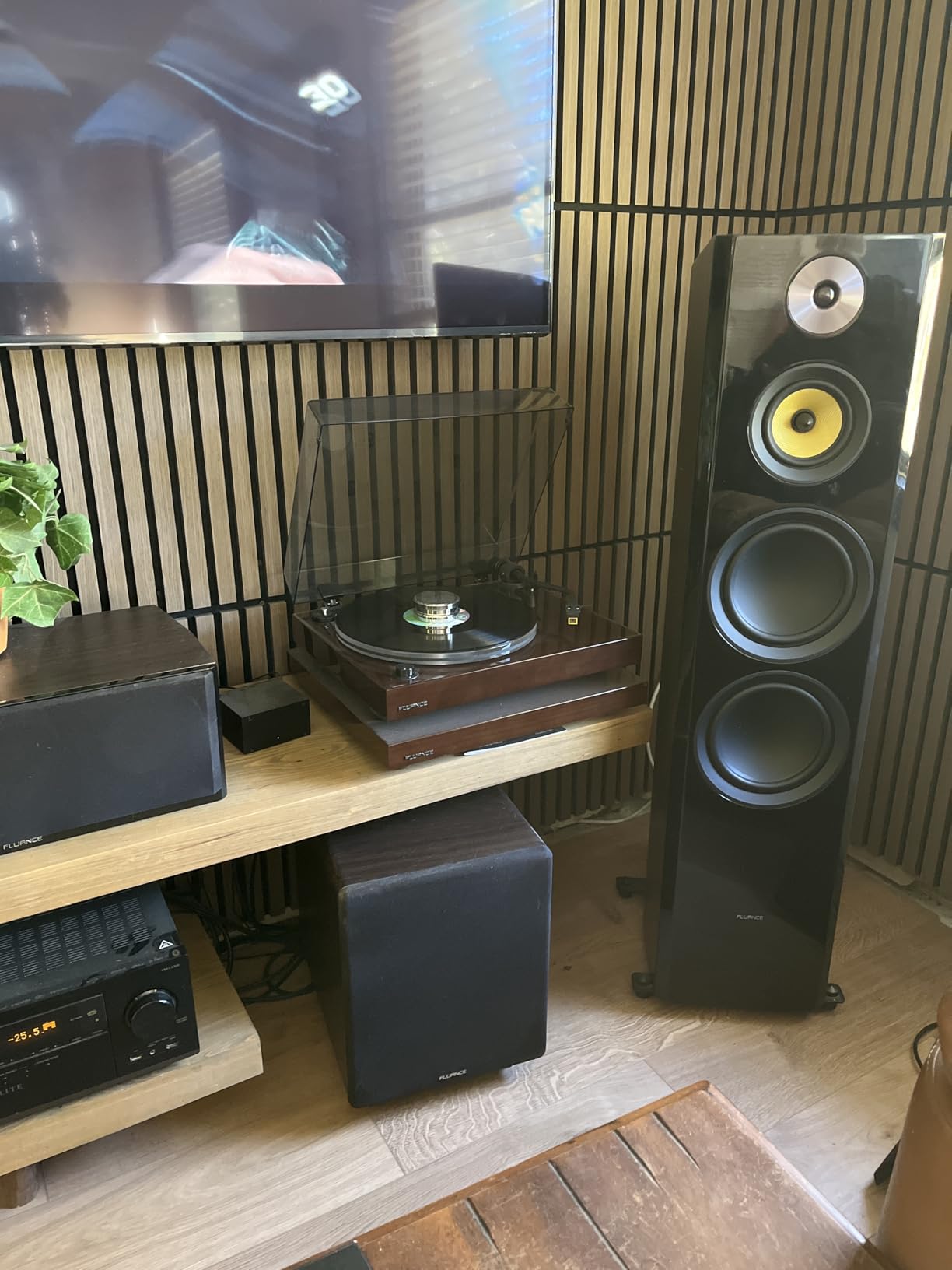 Fluance Signature HiFi Surround Sound Home Theater 7.1 Channel Speaker System including 3-Way Floorstanding Towers, Center Channel, Surrounds and Rear Surrounds and DB10 Subwoofer - Black Ash (HF71BR) customer photo 2