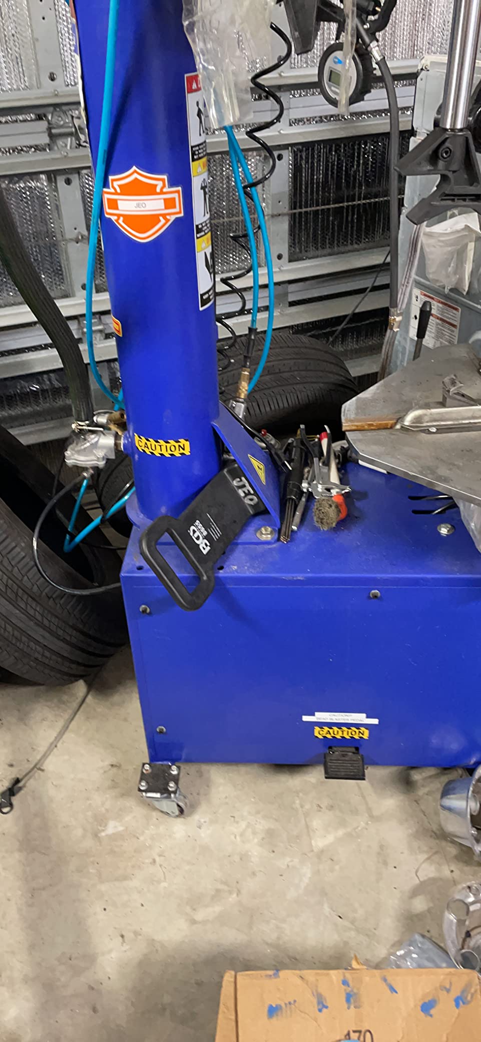 XK New 988 Tire Changer Wheel Changers Machine Combo 690 Balancer Rim Clamp 2.0 Horsepower 36 Month Parts Replacement customer photo 1