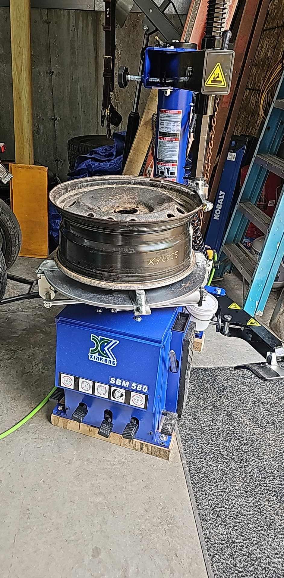 XK 2.0 Horsepower Tire Machine Tire Changer Wheel Changers Machine Balancer Rim Clamp Combo 580-690 12-20 Inches with 36 Month Parts Replacement customer photo 1