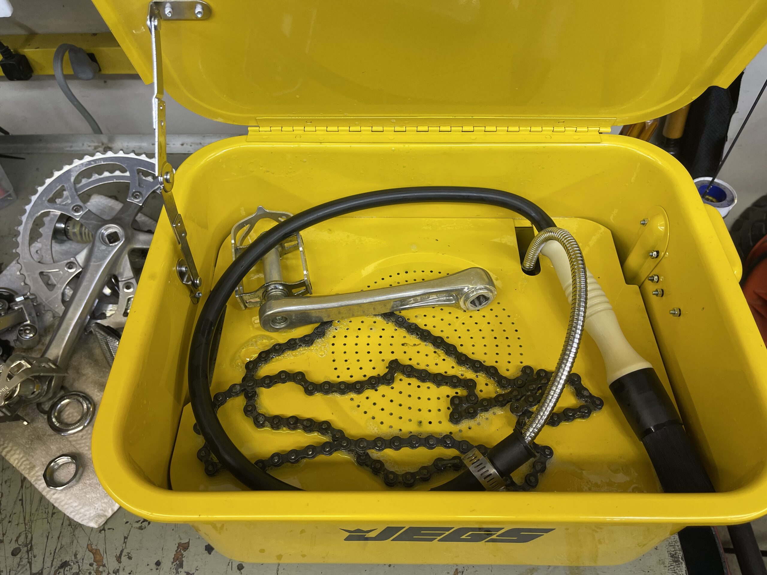 JEGS 5-Gallon Portable Parts Washer | 3.5 Gallon Solvent Capacity | 3.96 Gallon Per Minute Max Pump Output | Heavy Duty Steel | Powder Coated Black with JEGS Logo customer photo 1