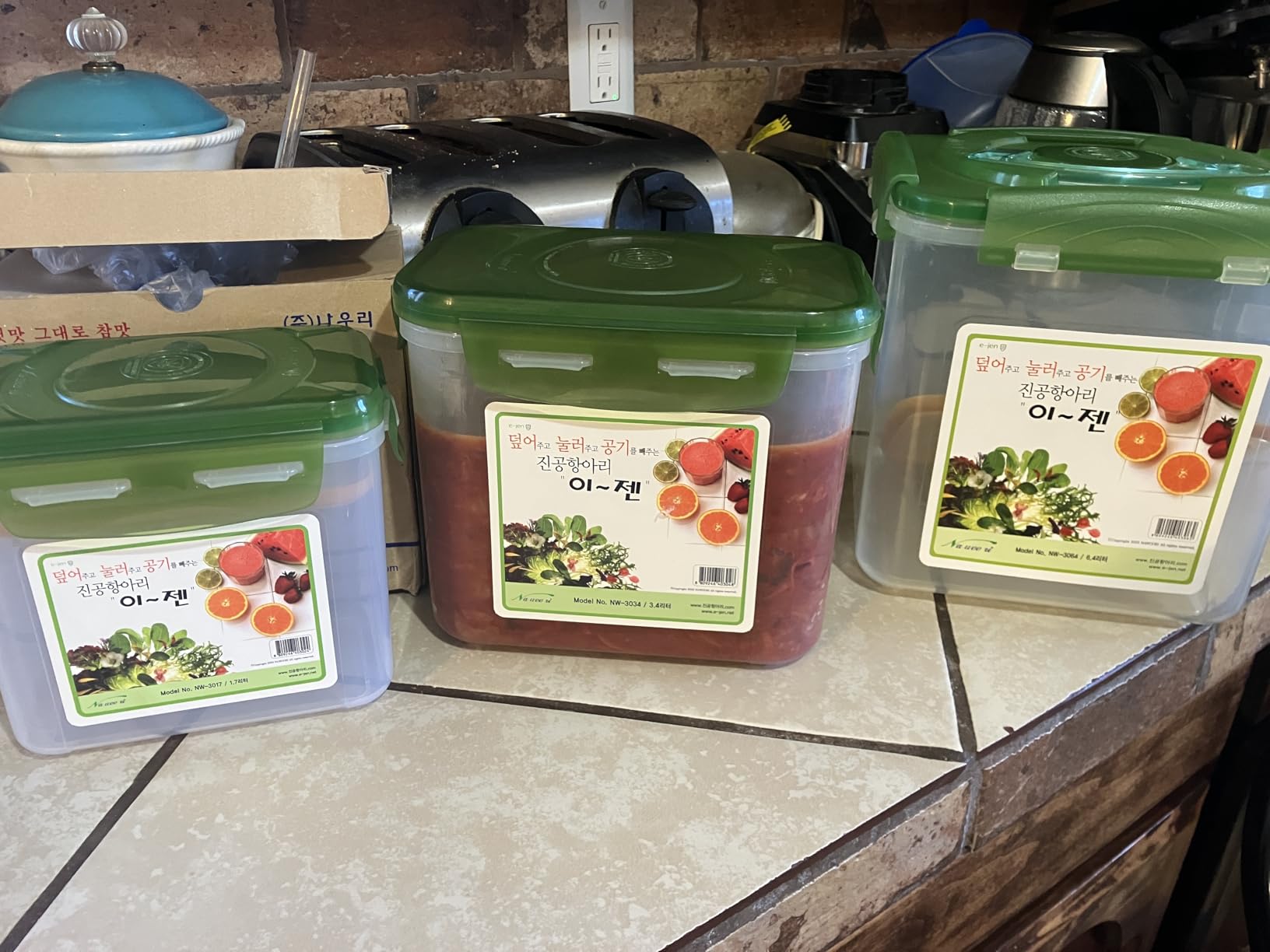 e-jen Premium Kimchi, Sauerkraut Container Probiotic Fermentation with Inner Vacuum Lid (Earthenware Brown, 0.9 gal/ 3.4L) customer photo 1