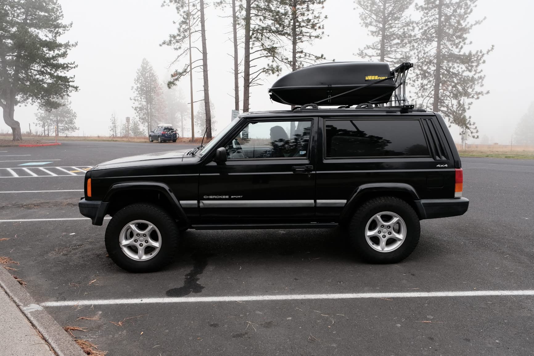 JEGS Rooftop Cargo Carrier for Car Storage - Large Roof Rack Style Carrier - Heavy Duty Weatherproof Storage - Made in USA - 18 Cubic Ft - 110 Lb Capacity - Aero Hard Shell customer photo 2