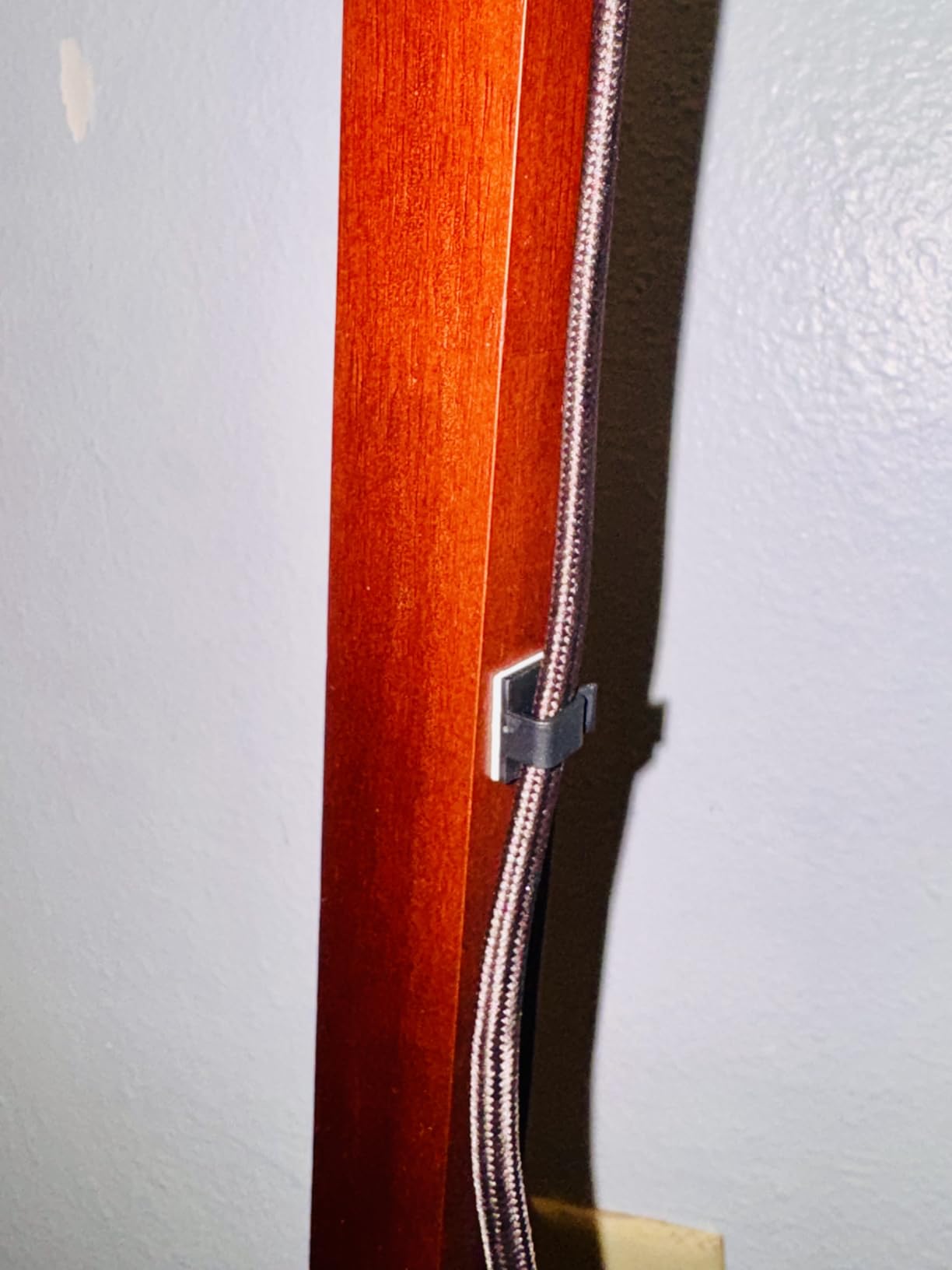 LEPOWER Wood Tripod Floor Lamp, Mid Century Standing Lamp, Modern Design Studying Light for Living Room, Bedroom, Study Room and Office, Flaxen Linen Shade with E26 Base Brown customer photo 1