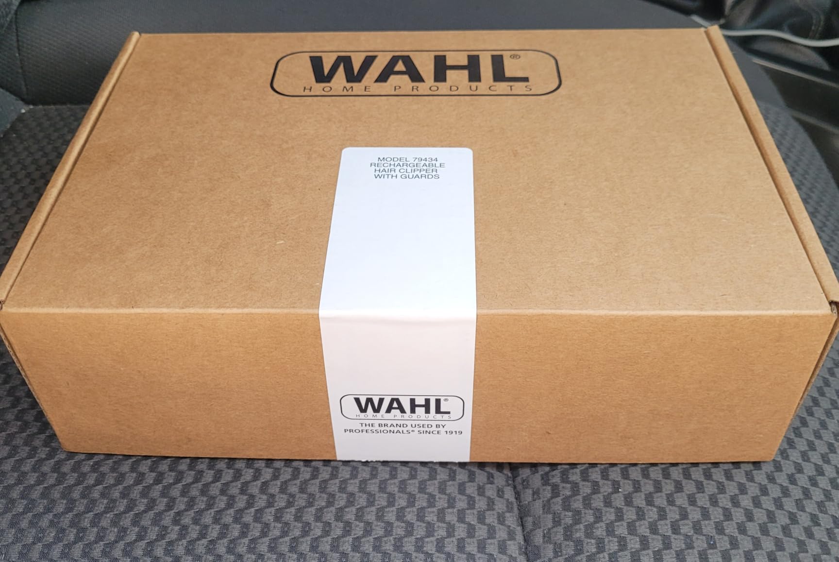 Wahl Clipper Rechargeable Cord/Cordless Haircutting & Trimming Kit for Heads, Longer Beards, & All Body Grooming - Model 79434 customer photo 2