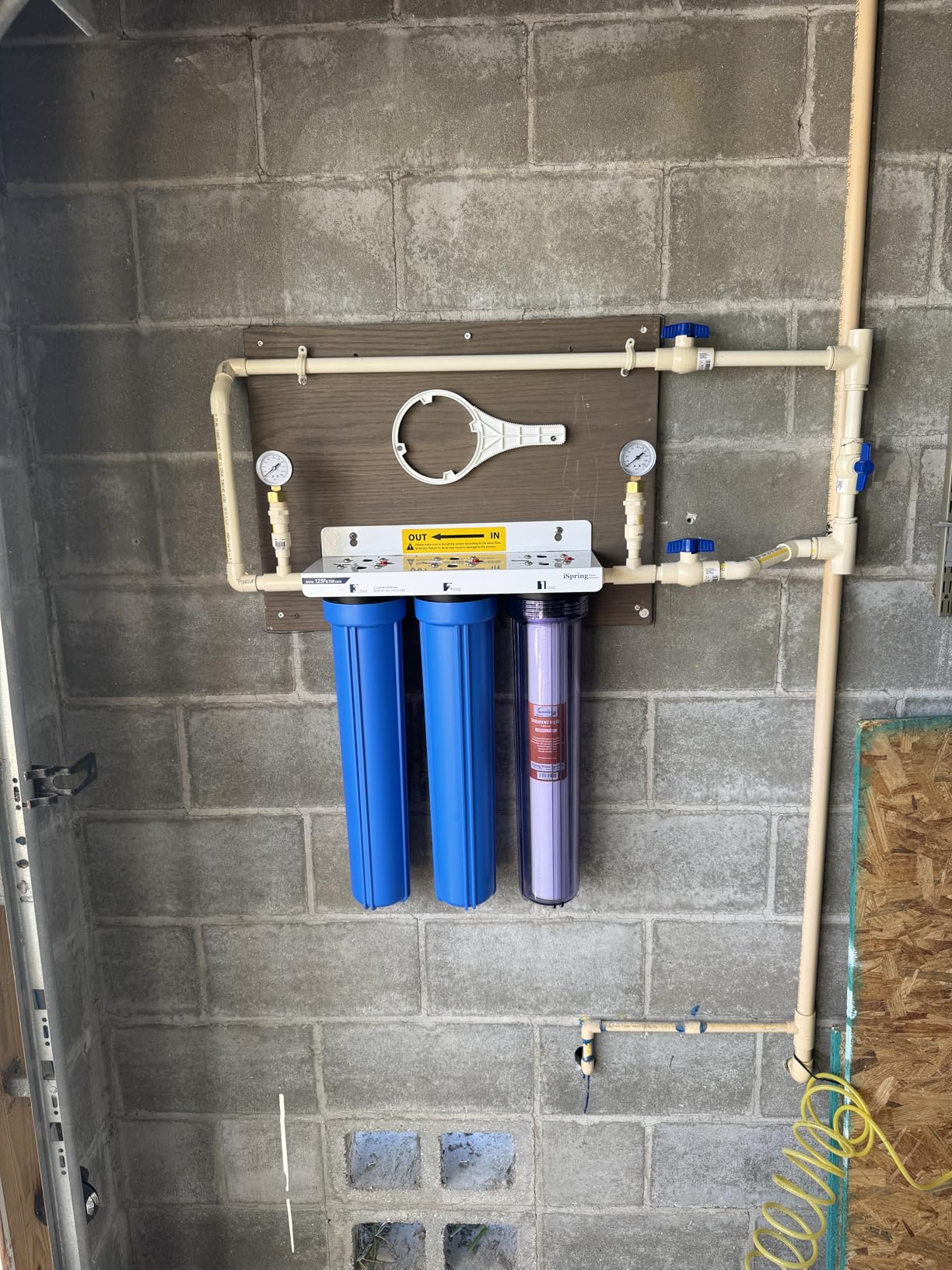 iSpring Whole House Water Filter System, Highly Reduces up to 99% Chlorine, Sediment, Taste, Odor, 3-Stage Water Filtration System w/Clear 1st-Stage Housing, Model: WCB32C, 3/4