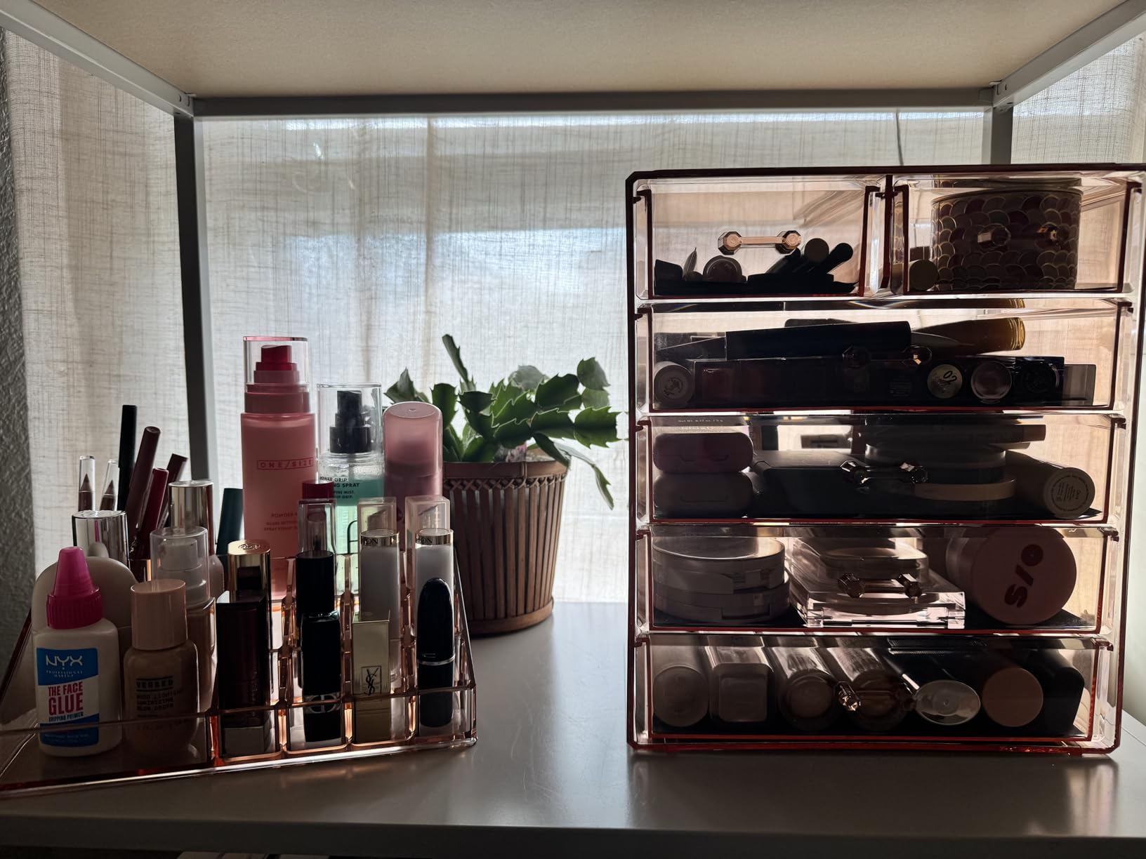 Sorbus Acrylic Makeup Organizer Set, 7-Drawer Vanity & Countertop Cosmetic Storage with Small & Wide Compartments, Bronze Glow Makeup Storage for Brushes, Jewelry - Holiday Gift for Women & Teens customer photo 1